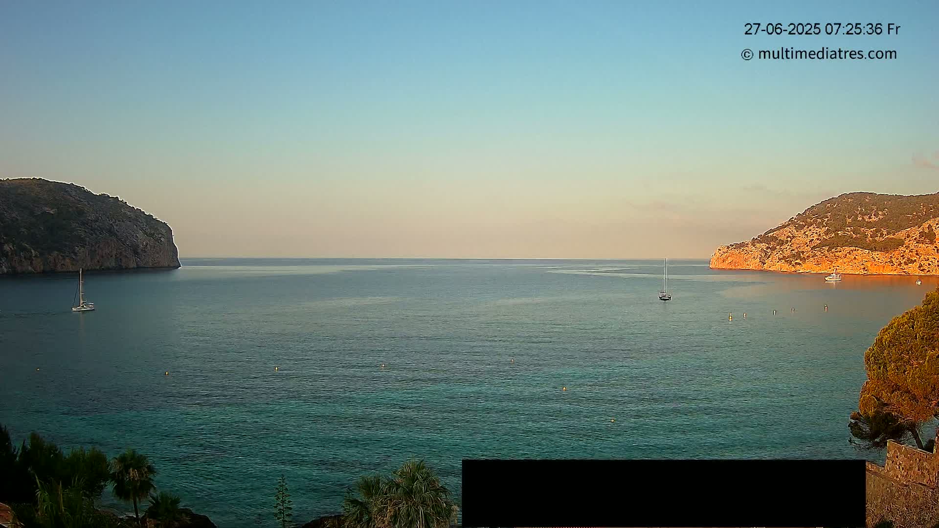 Mallorca Camp de Mar Roca Beach Live Cam - Balearic Islands, Spain