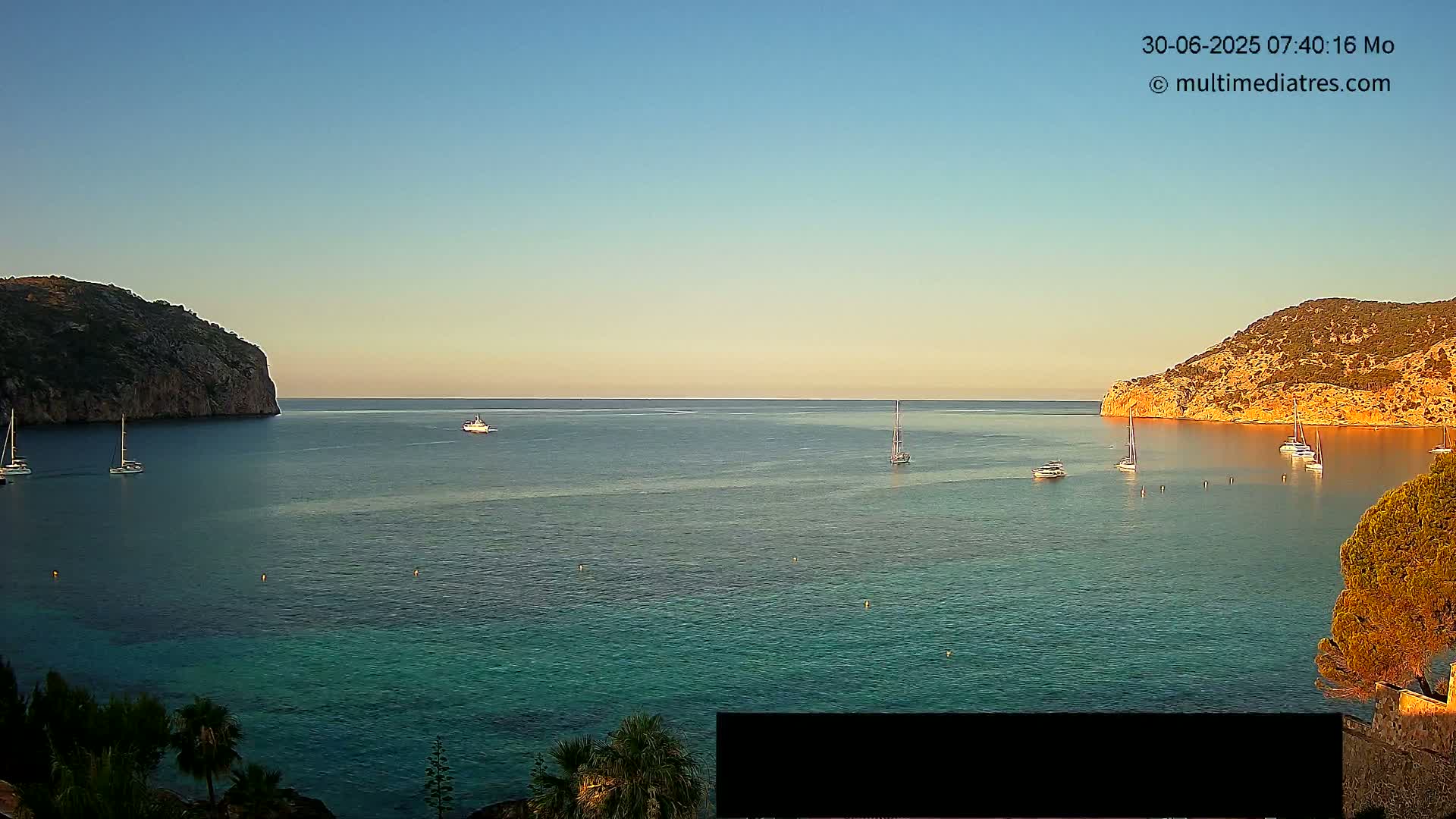 Mallorca Camp de Mar Roca Beach Live Cam - Balearic Islands, Spain