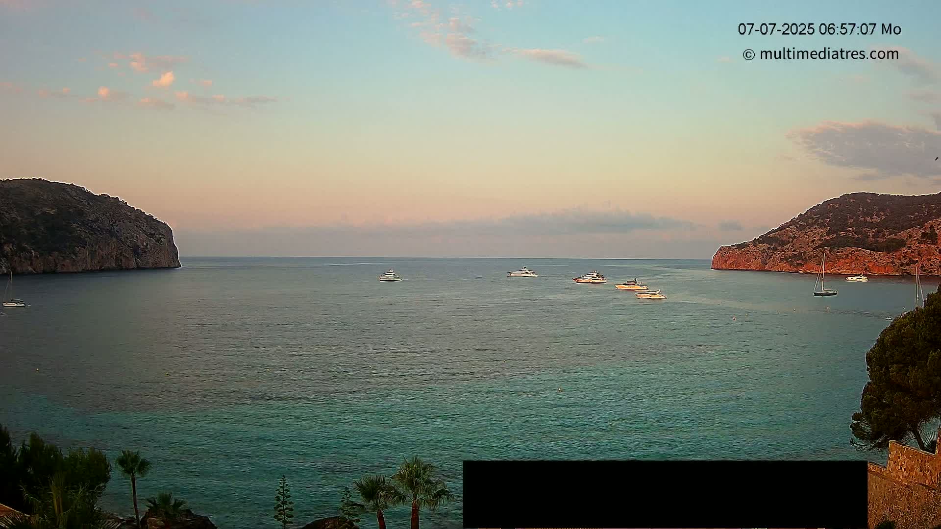 Mallorca Camp de Mar Roca Beach Live Cam - Balearic Islands, Spain