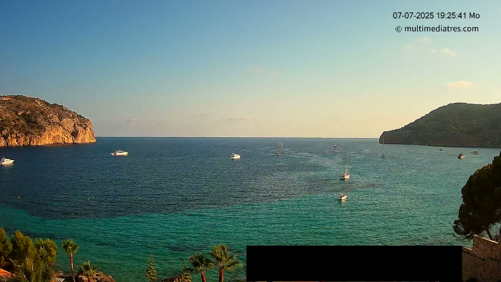 Mallorca Camp de Mar Roca Beach Live Cam - Balearic Islands, Spain