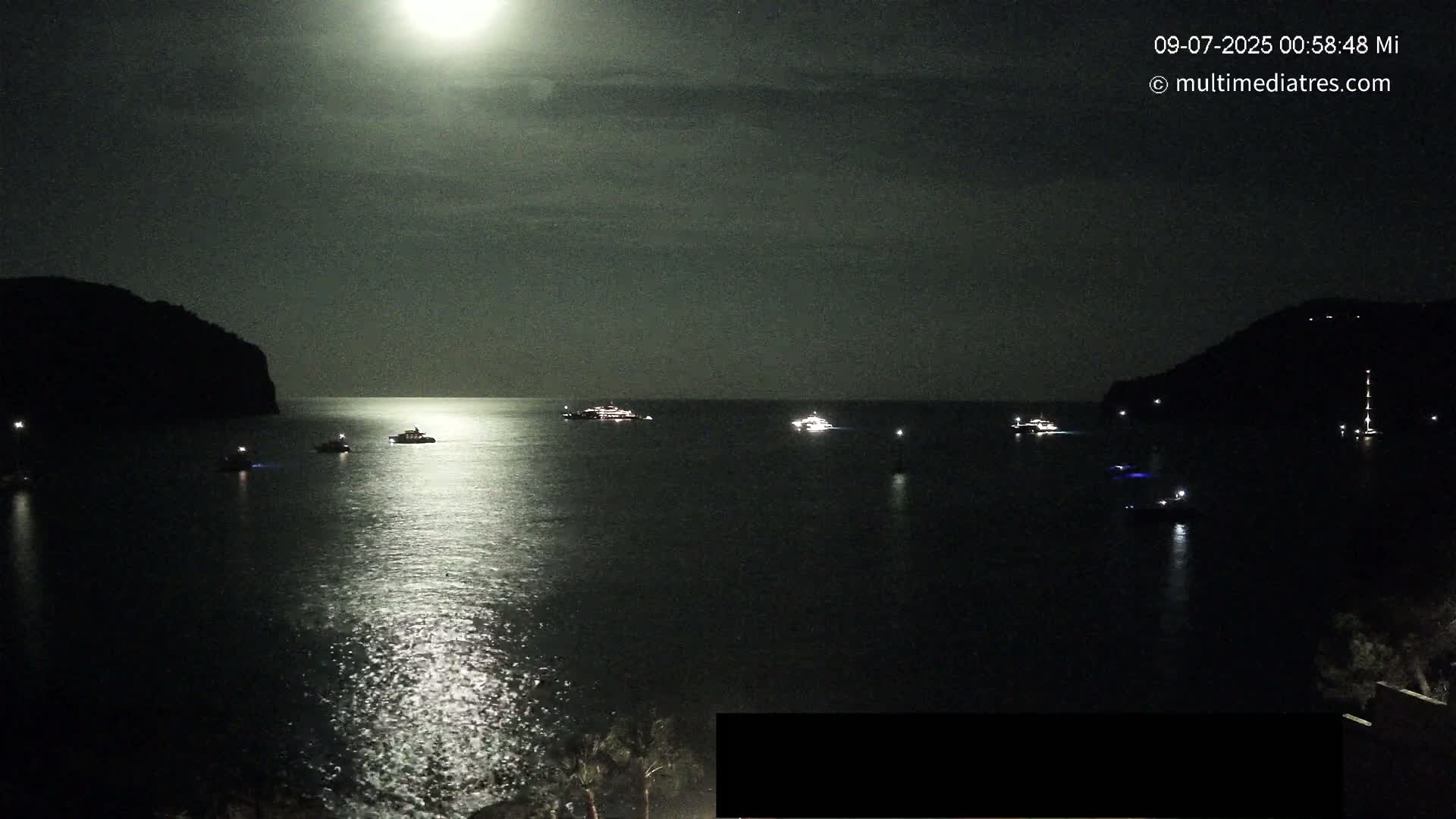 Mallorca Camp de Mar Roca Beach Live Cam - Balearic Islands, Spain