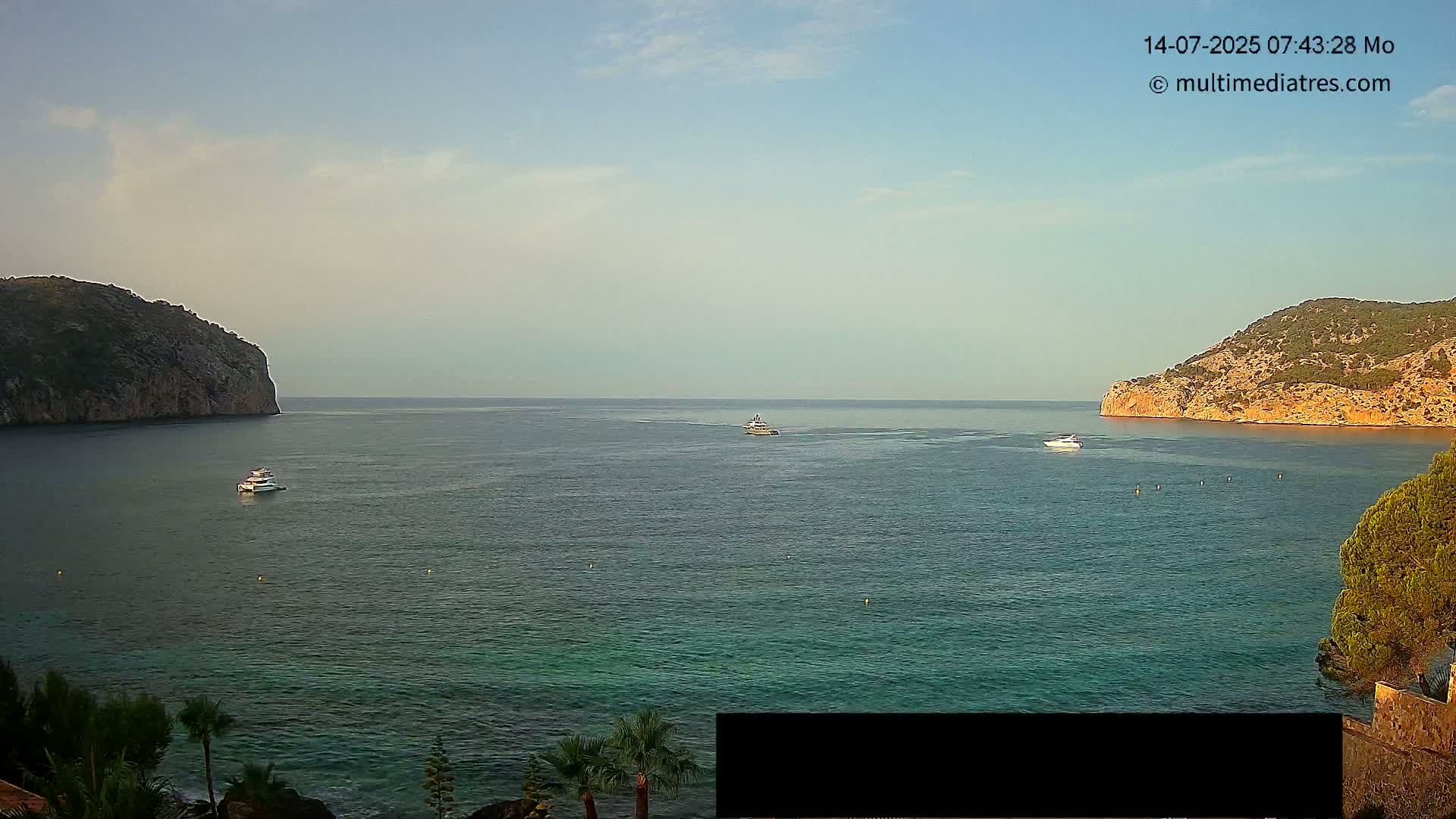 Mallorca Camp de Mar Roca Beach Live Cam - Balearic Islands, Spain