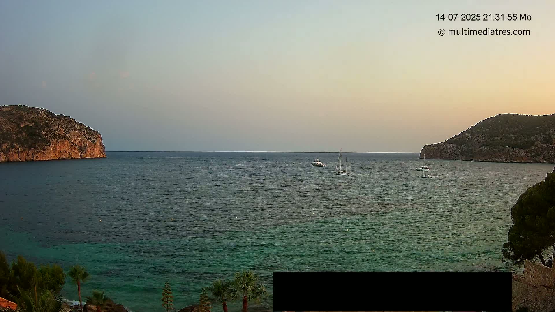 Mallorca Camp de Mar Roca Beach Live Cam - Balearic Islands, Spain