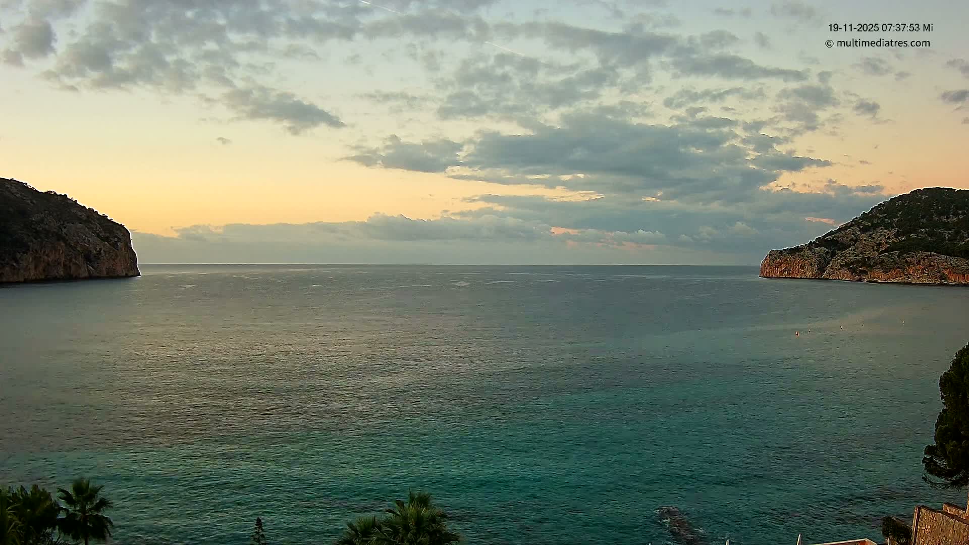 Mallorca Camp de Mar Roca Beach Live Cam - Balearic Islands, Spain