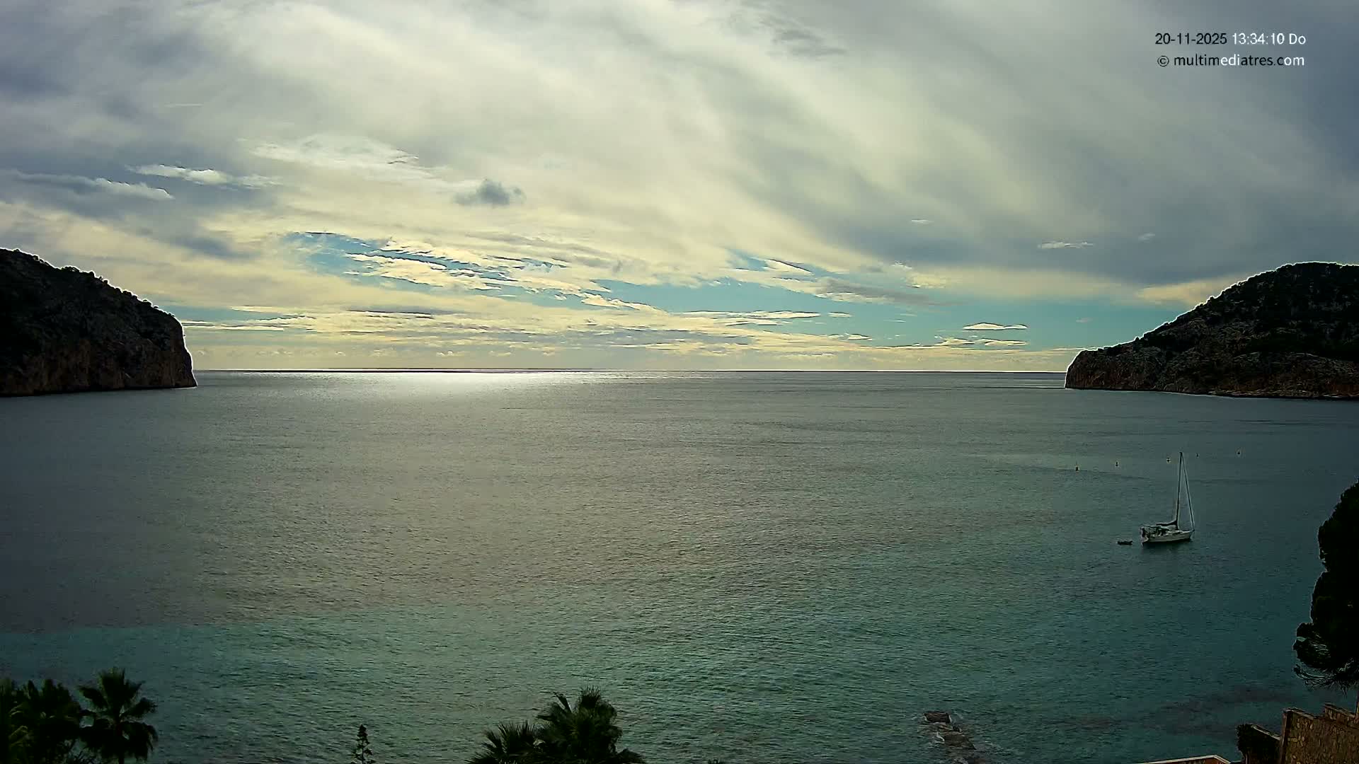 Mallorca Camp de Mar Roca Beach Live Cam - Balearic Islands, Spain