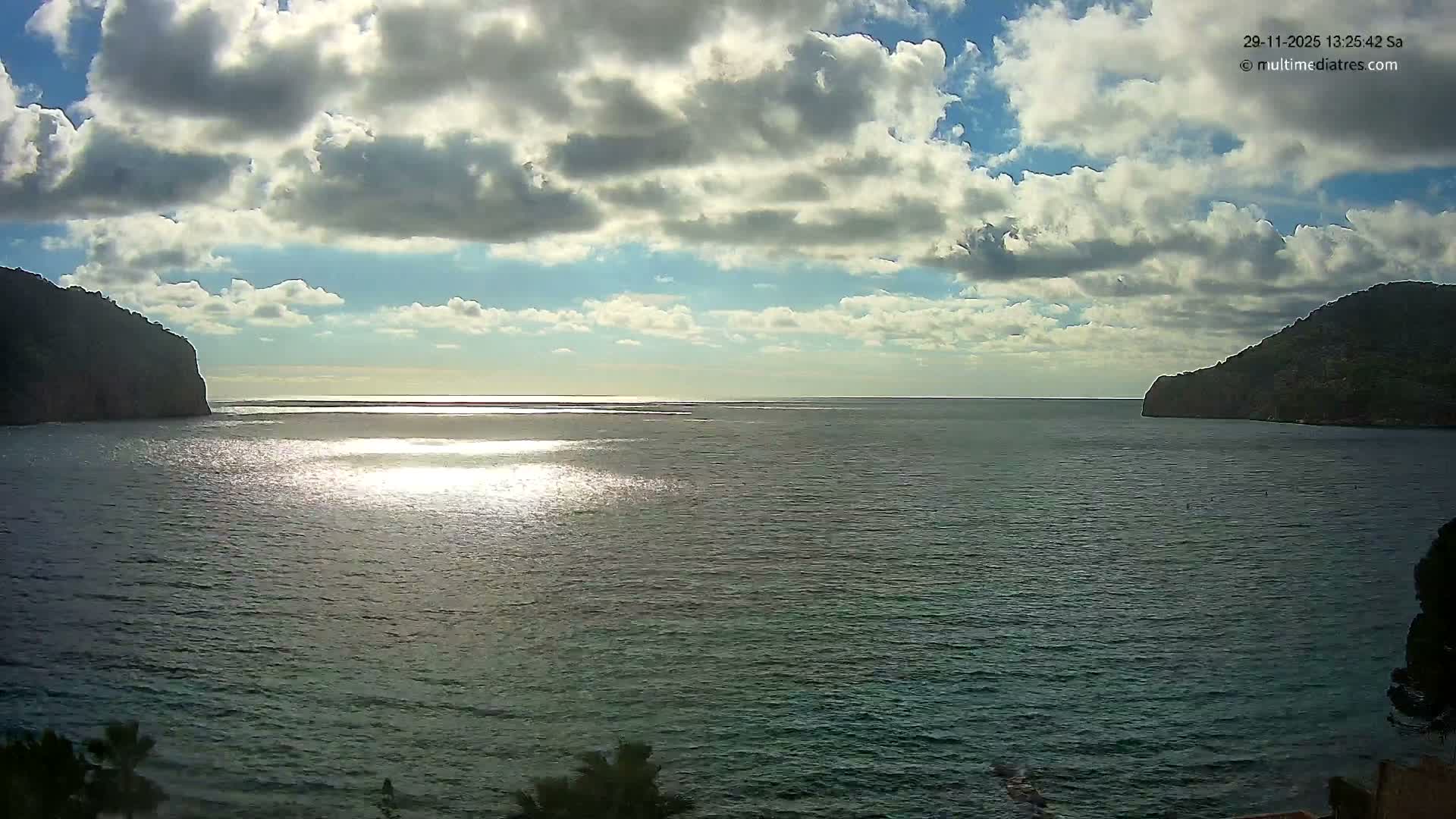 Mallorca Camp de Mar Roca Beach Live Cam - Balearic Islands, Spain