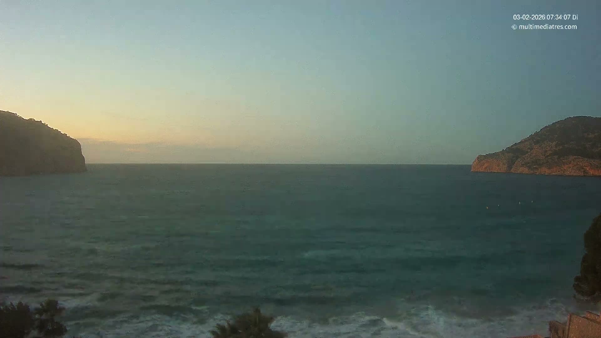 Mallorca Camp de Mar Roca Beach Live Cam - Balearic Islands, Spain