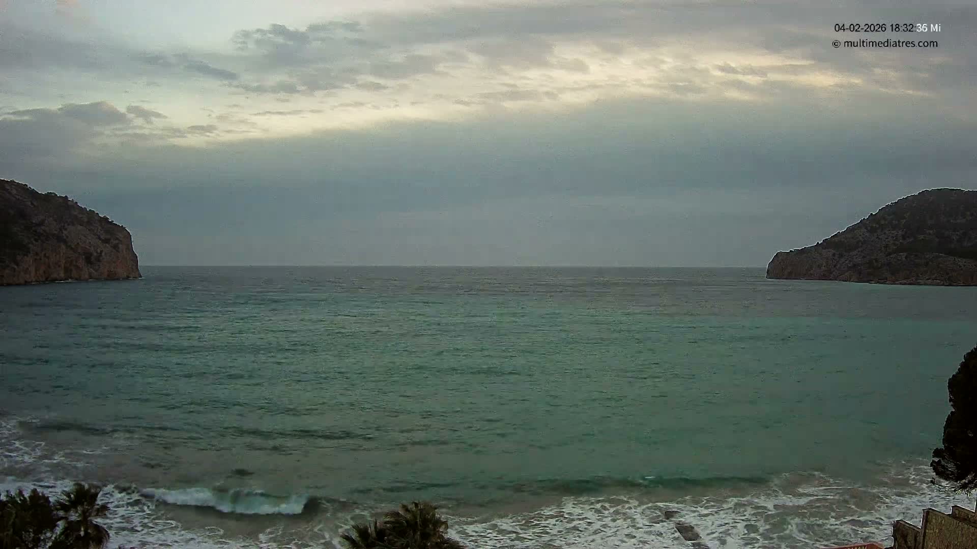 Mallorca Camp de Mar Roca Beach Live Cam - Balearic Islands, Spain