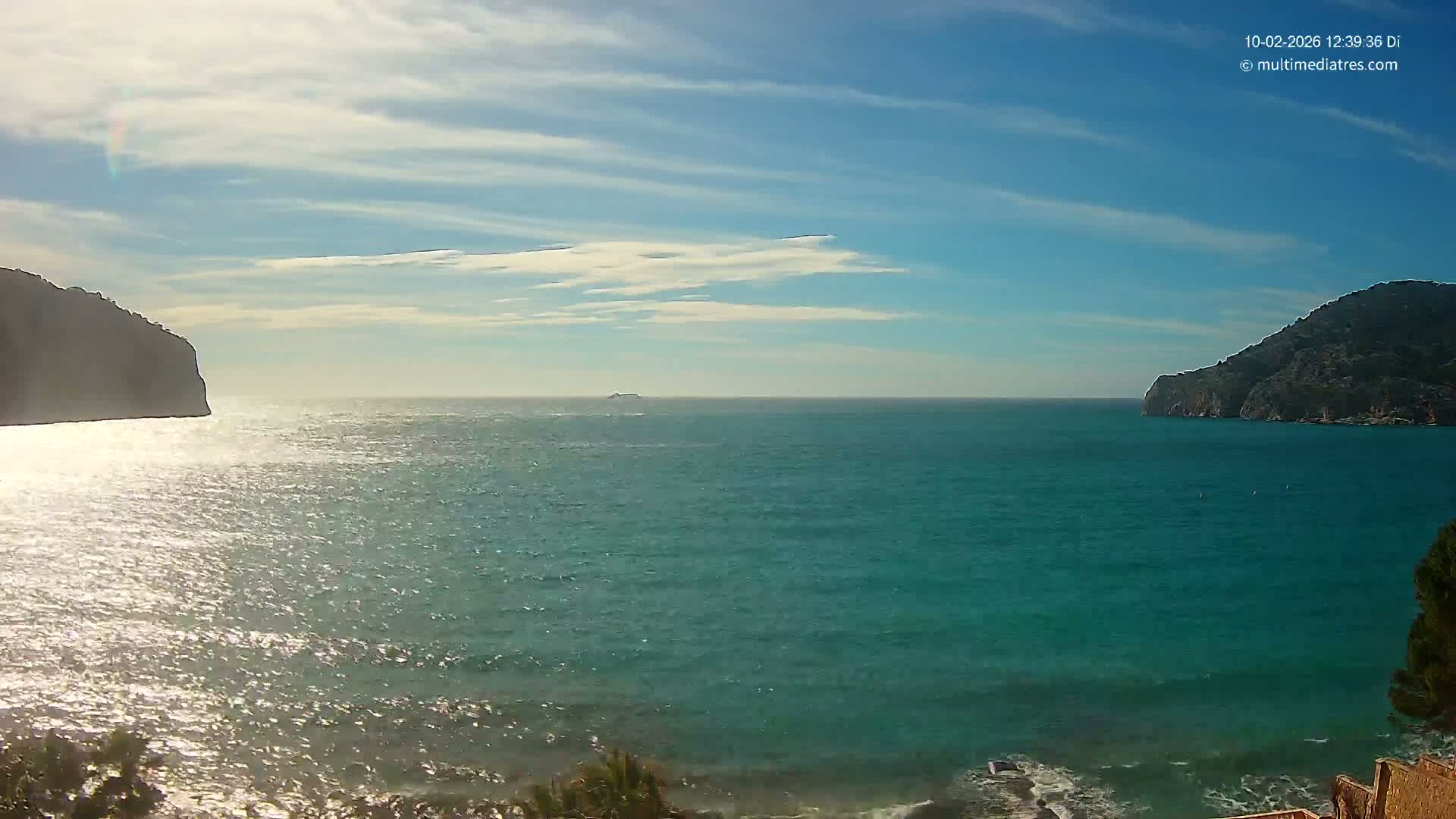 Mallorca Camp de Mar Roca Beach Live Cam - Balearic Islands, Spain