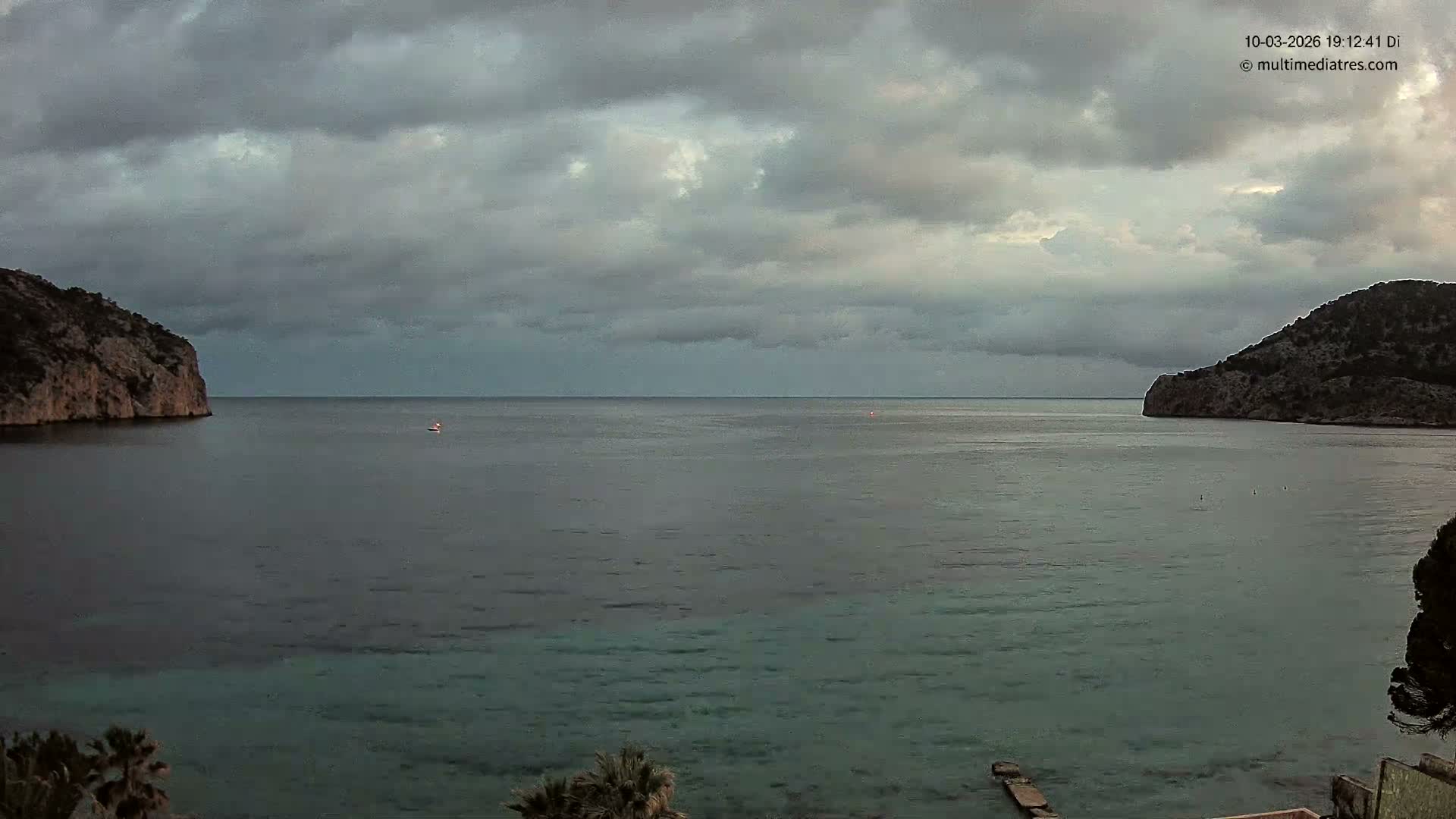Mallorca Camp de Mar Roca Beach Live Cam - Balearic Islands, Spain