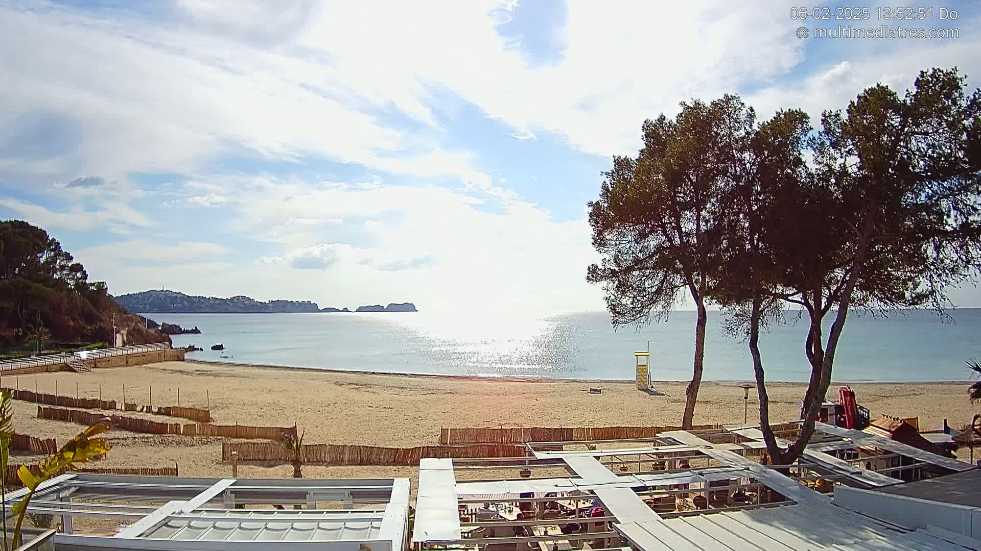Mallorca, Peguera Beach by Mar y Mar Restaurant Live Cam - Balearic Islands, Spain
