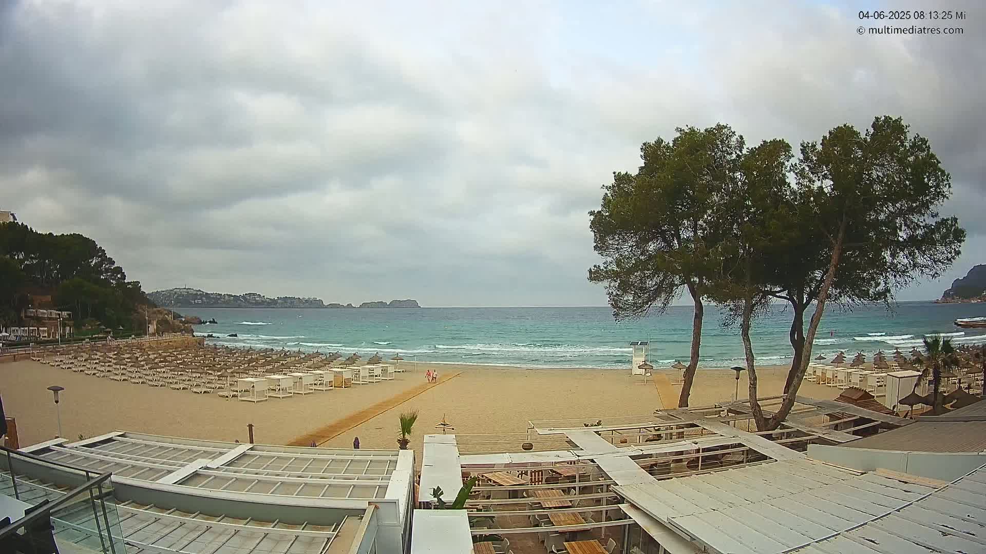 Mallorca, Peguera Beach by Mar y Mar Restaurant Live Cam - Balearic Islands, Spain
