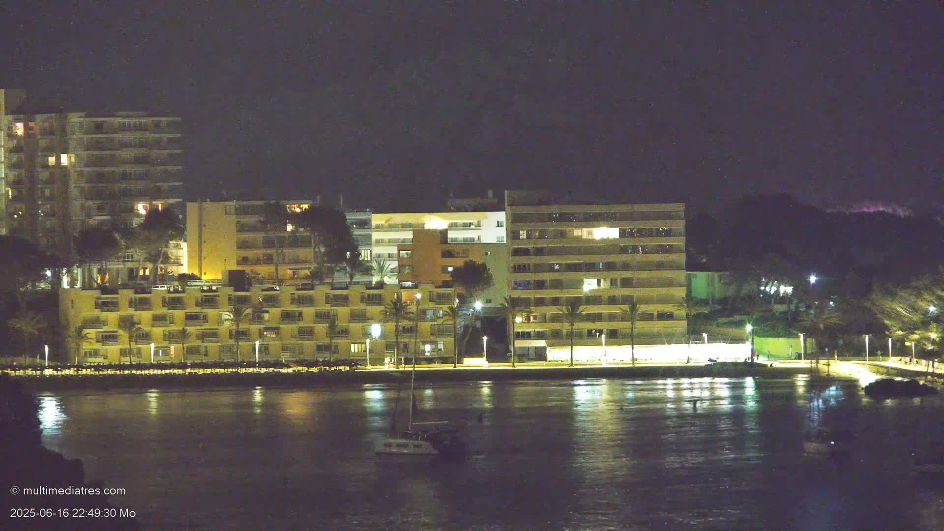 Paguera, Cala Fornells PTZ Live Cam - Mallorca, Balearic Islands, Spain