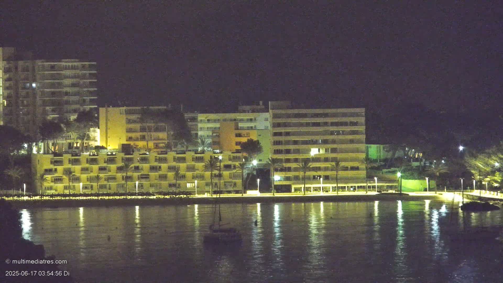 Paguera, Cala Fornells PTZ Live Cam - Mallorca, Balearic Islands, Spain