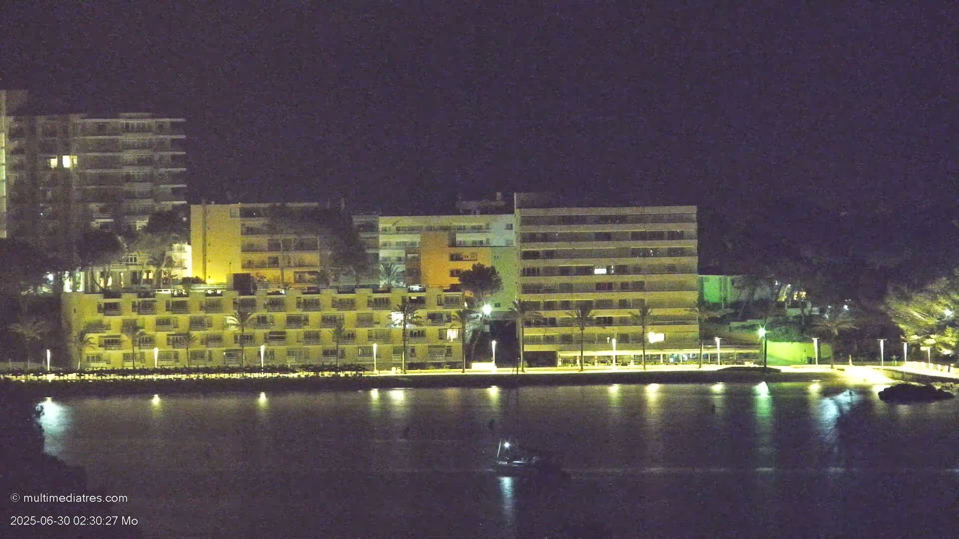 Paguera, Cala Fornells PTZ Live Cam - Mallorca, Balearic Islands, Spain