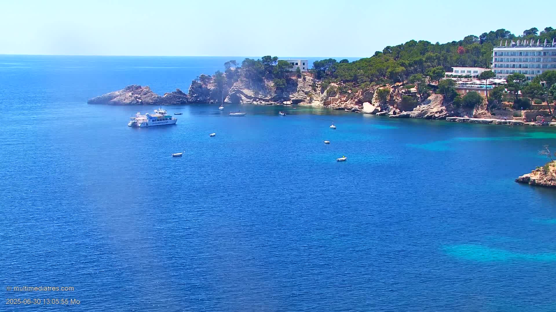 Paguera, Cala Fornells PTZ Live Cam - Mallorca, Balearic Islands, Spain