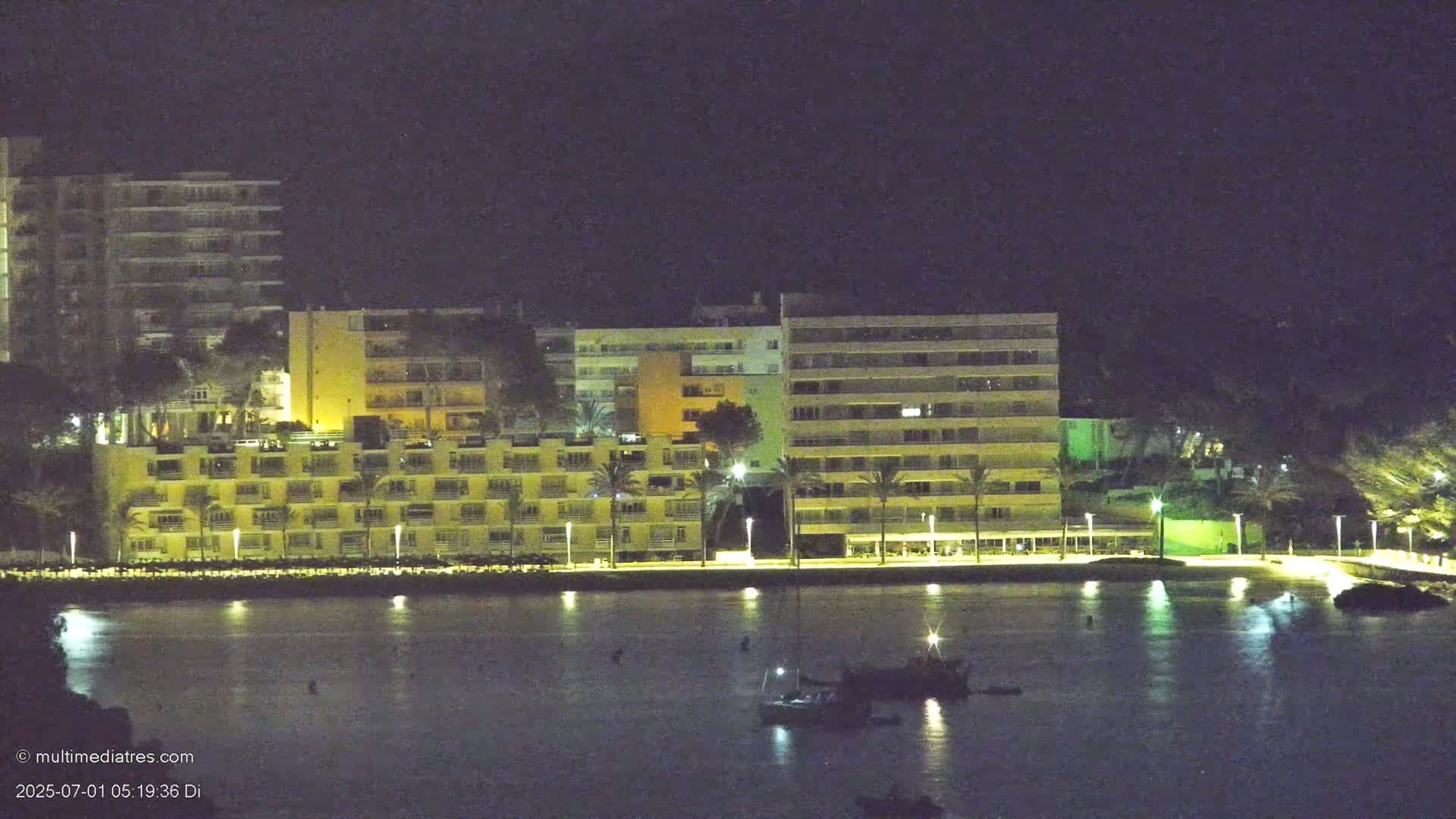 Paguera, Cala Fornells PTZ Live Cam - Mallorca, Balearic Islands, Spain