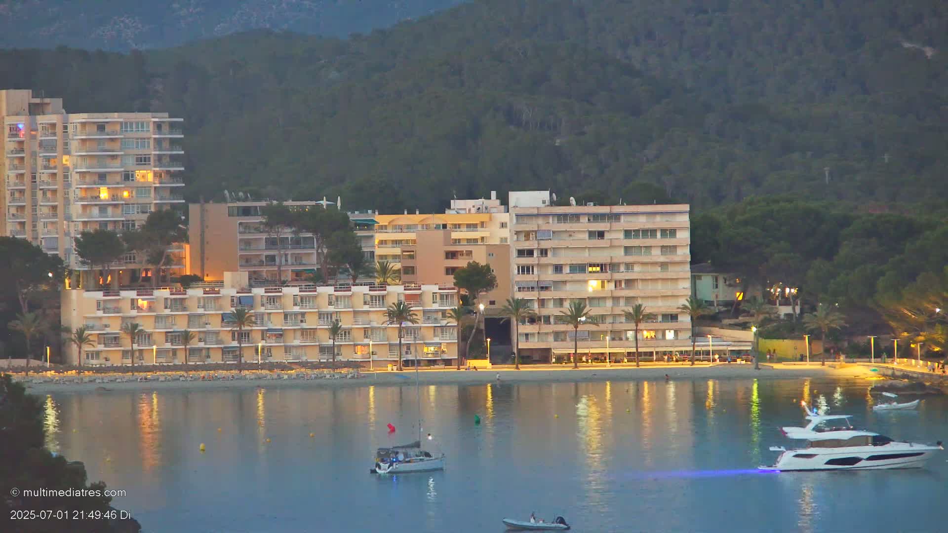 Paguera, Cala Fornells PTZ Live Cam - Mallorca, Balearic Islands, Spain