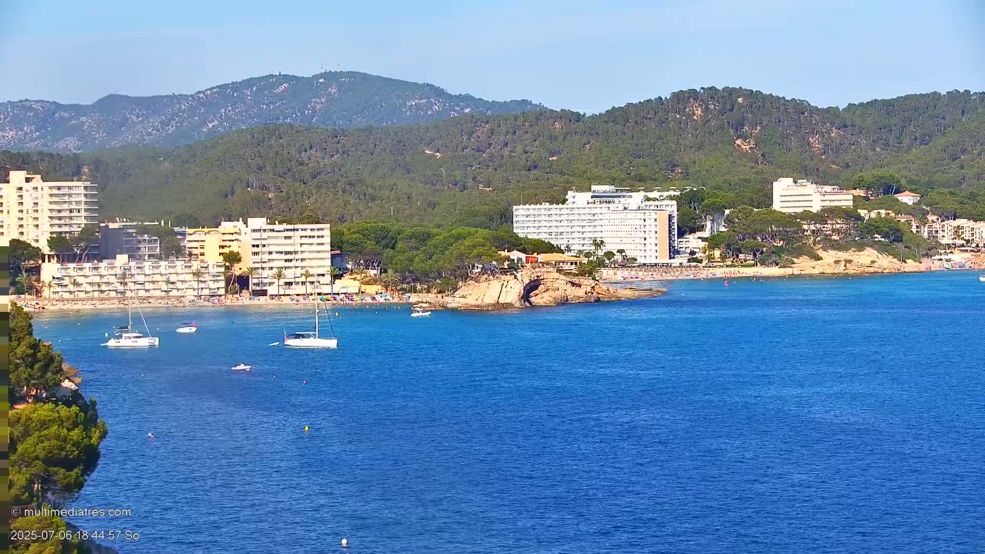 Paguera, Cala Fornells PTZ Live Cam - Mallorca, Balearic Islands, Spain