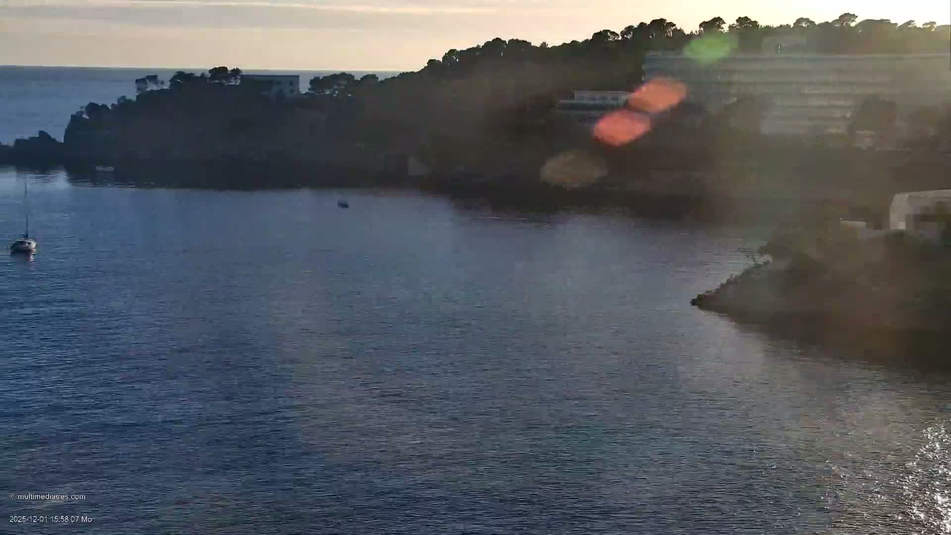 Paguera, Cala Fornells PTZ Live Cam - Mallorca, Balearic Islands, Spain