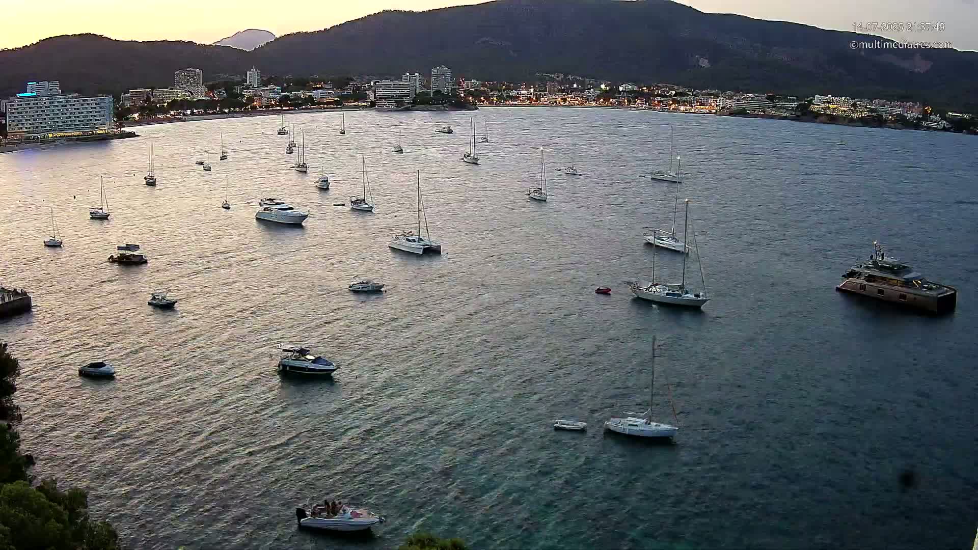 Mallorca, Magaluf - Palmanova Son Maties Beach Live Cam - Balearic Islands, Spain