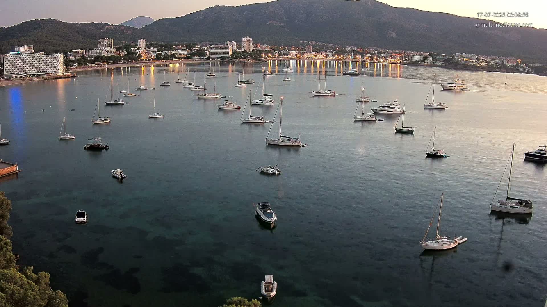 Mallorca, Magaluf - Palmanova Son Maties Beach Live Cam - Balearic Islands, Spain