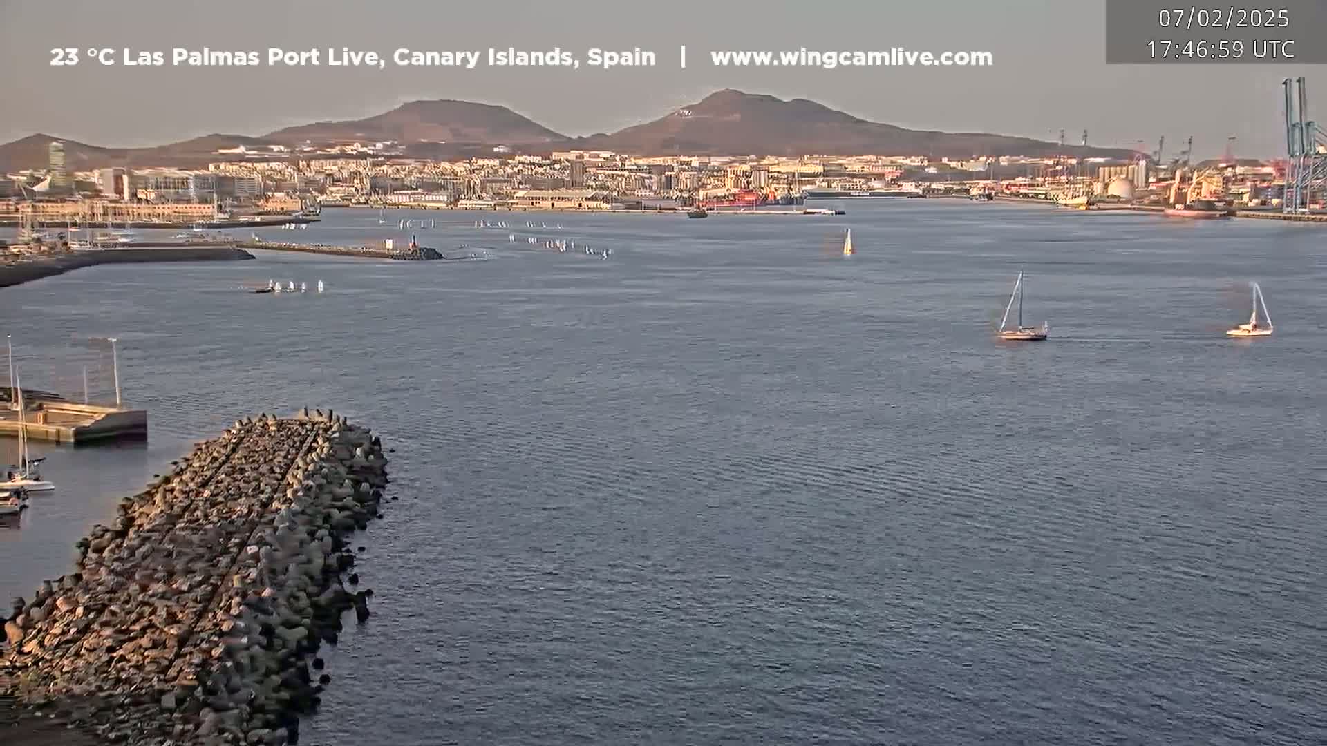 Las Palmas de Gran Canaria City & Port Live Cam - Canary Islands, Spain