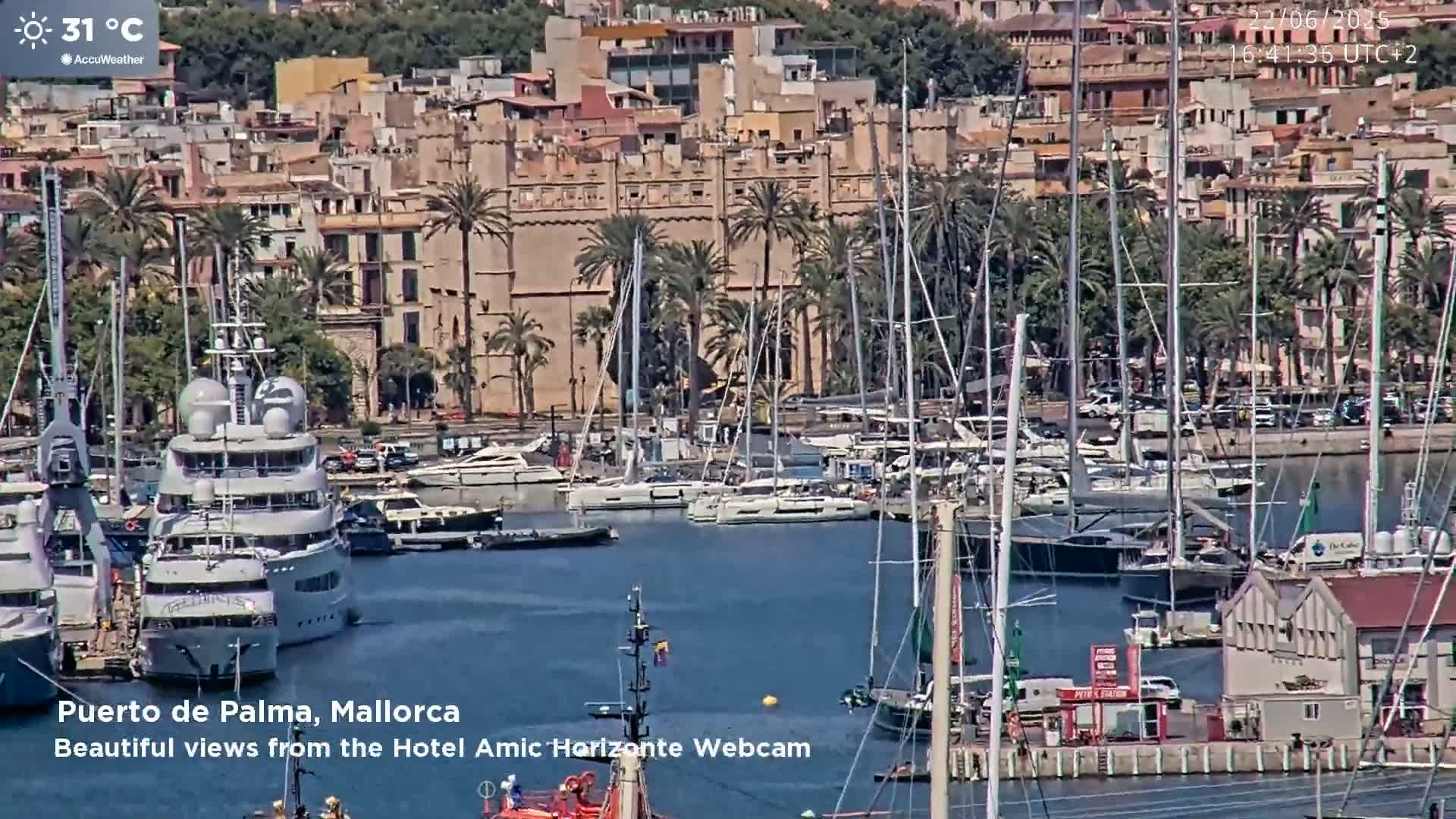 Las Palmas de Gran Canaria City & Port Live Cam - Canary Islands, Spain