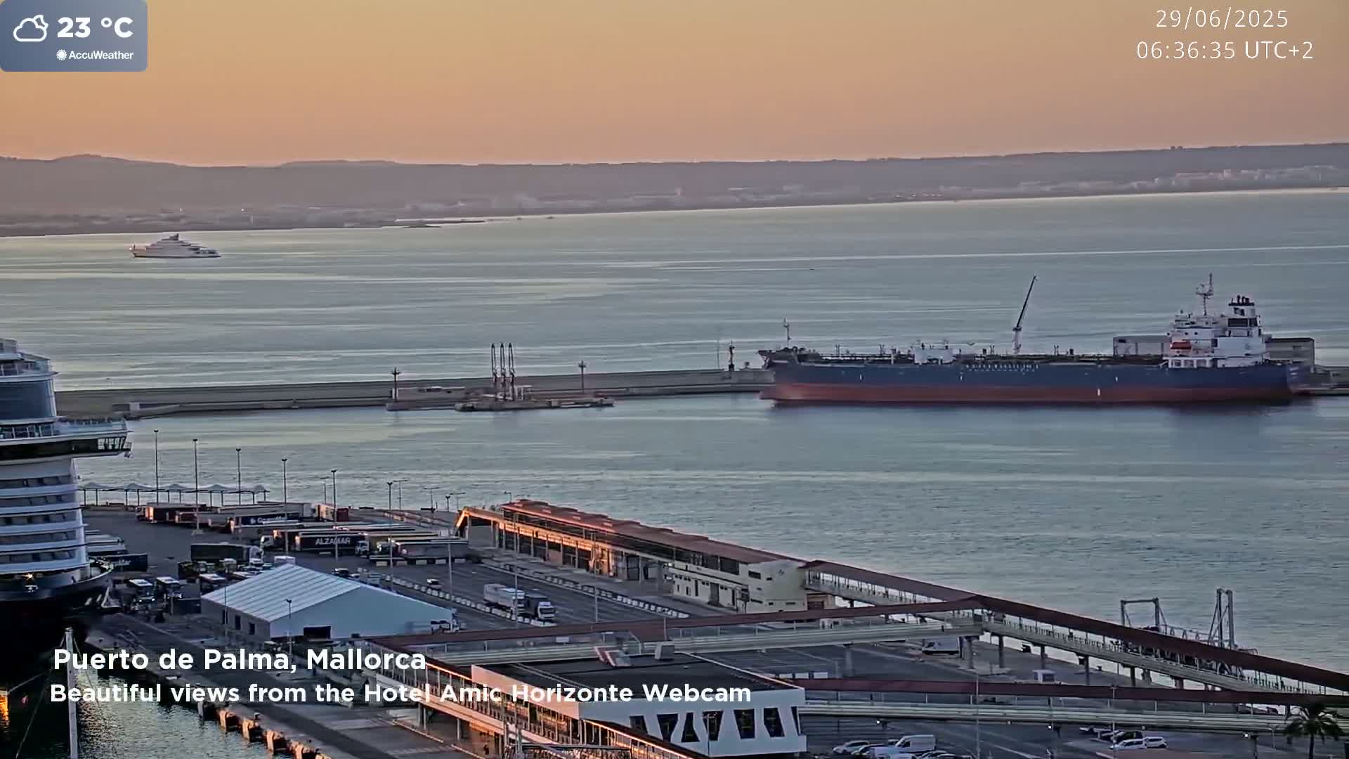 Las Palmas de Gran Canaria City & Port Live Cam - Canary Islands, Spain