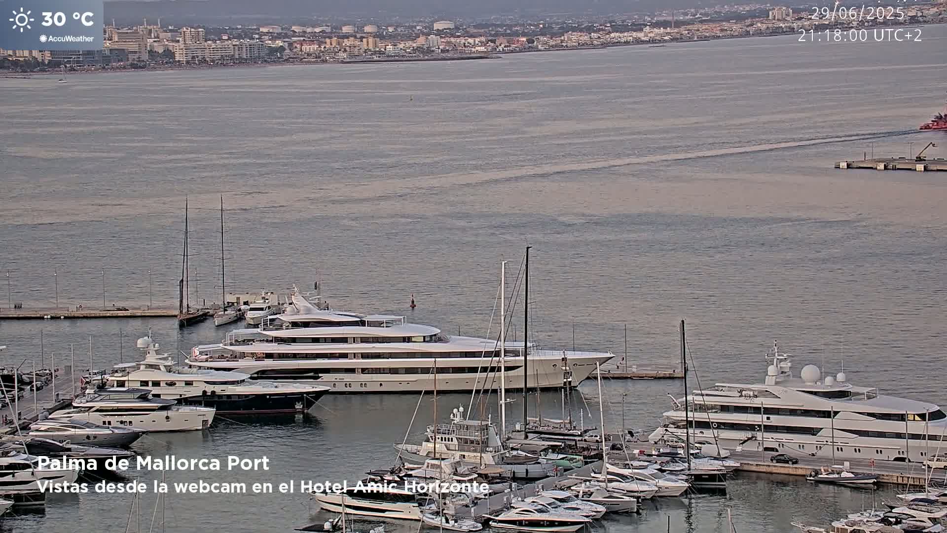 Las Palmas de Gran Canaria City & Port Live Cam - Canary Islands, Spain