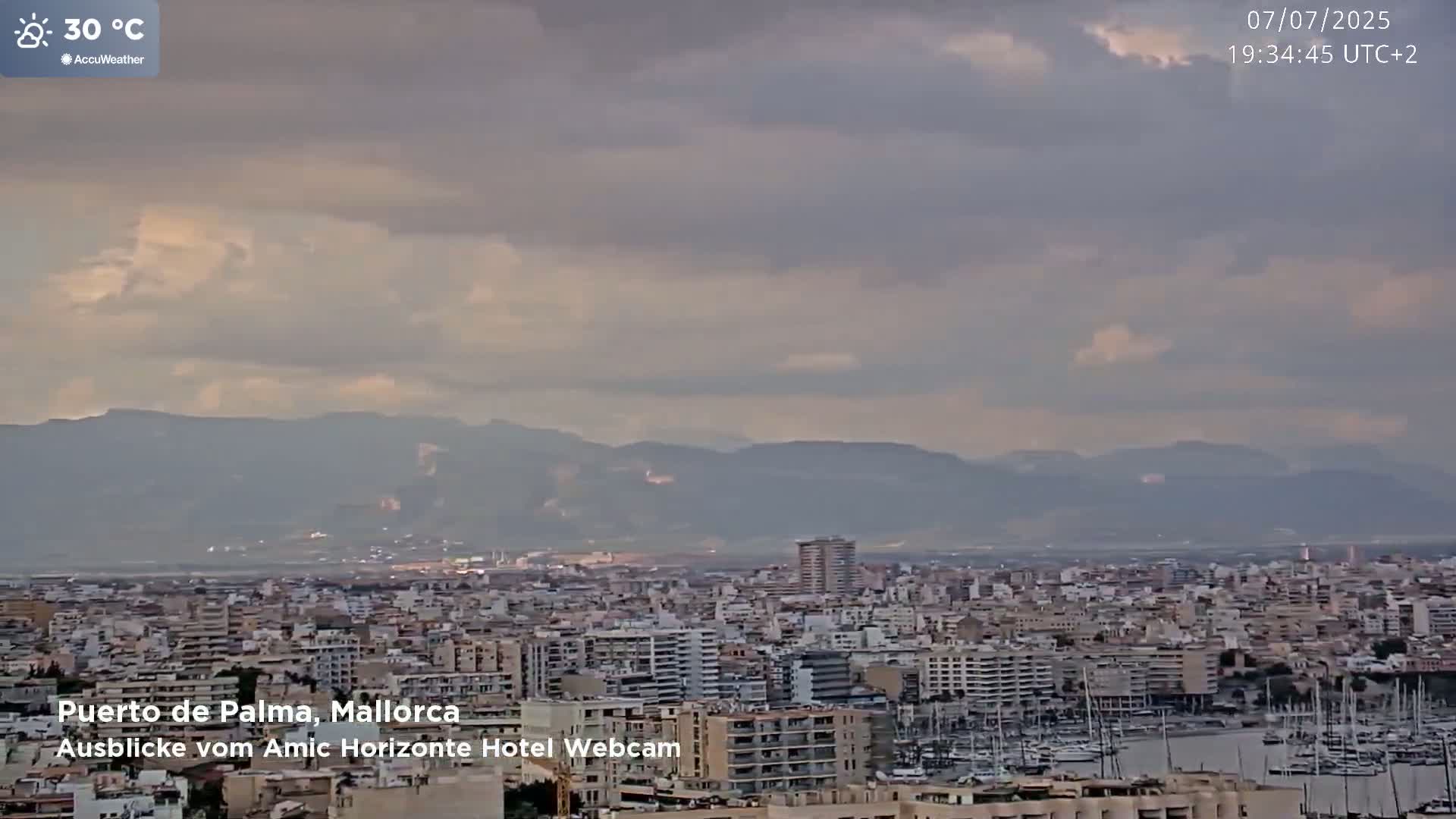 Las Palmas de Gran Canaria City & Port Live Cam - Canary Islands, Spain