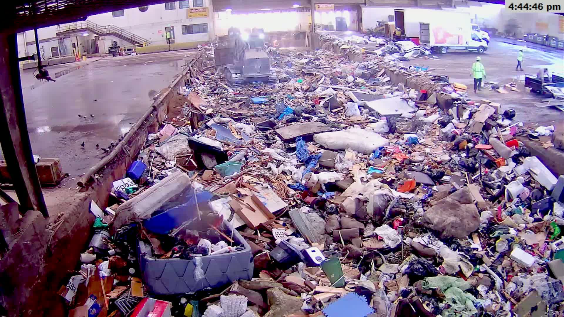 McMinville, Garbage Recycle Transfer Station Inner Live Cam- Mcminville, Oregon, USA