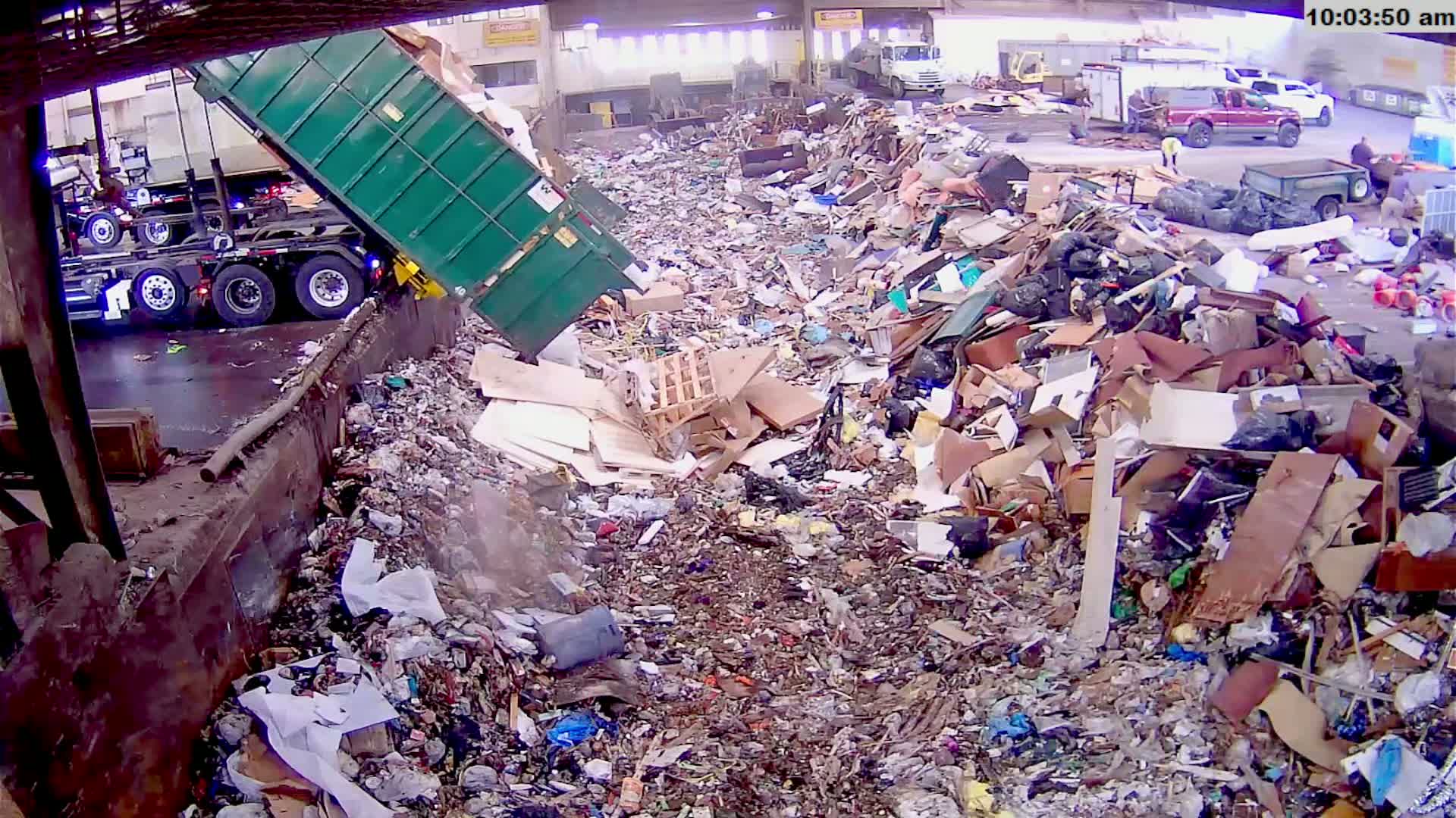McMinville, Garbage Recycle Transfer Station Inner Live Cam- Mcminville, Oregon, USA