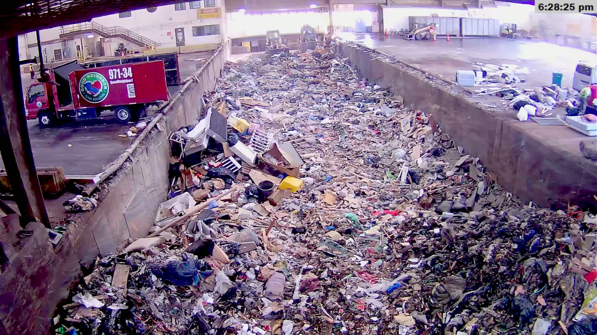 McMinville, Garbage Recycle Transfer Station Inner Live Cam- Mcminville, Oregon, USA