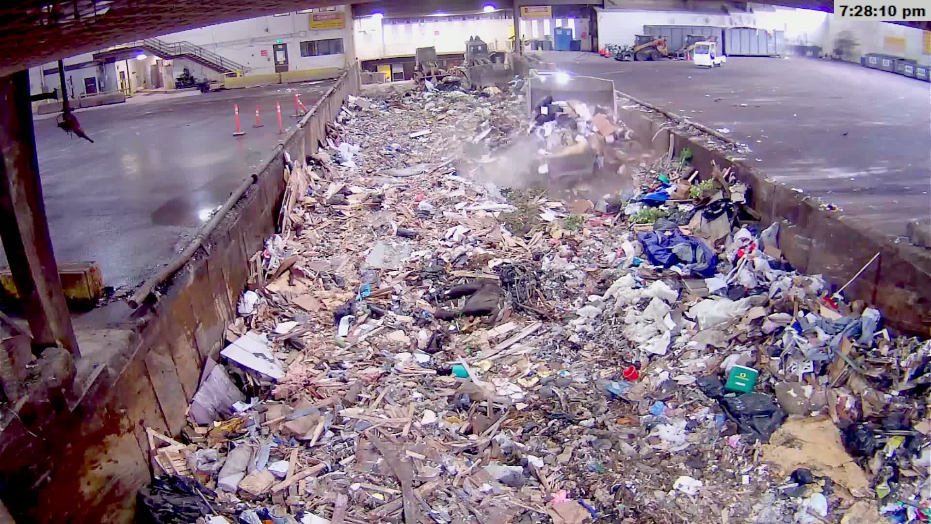 McMinville, Garbage Recycle Transfer Station Inner Live Cam- Mcminville, Oregon, USA