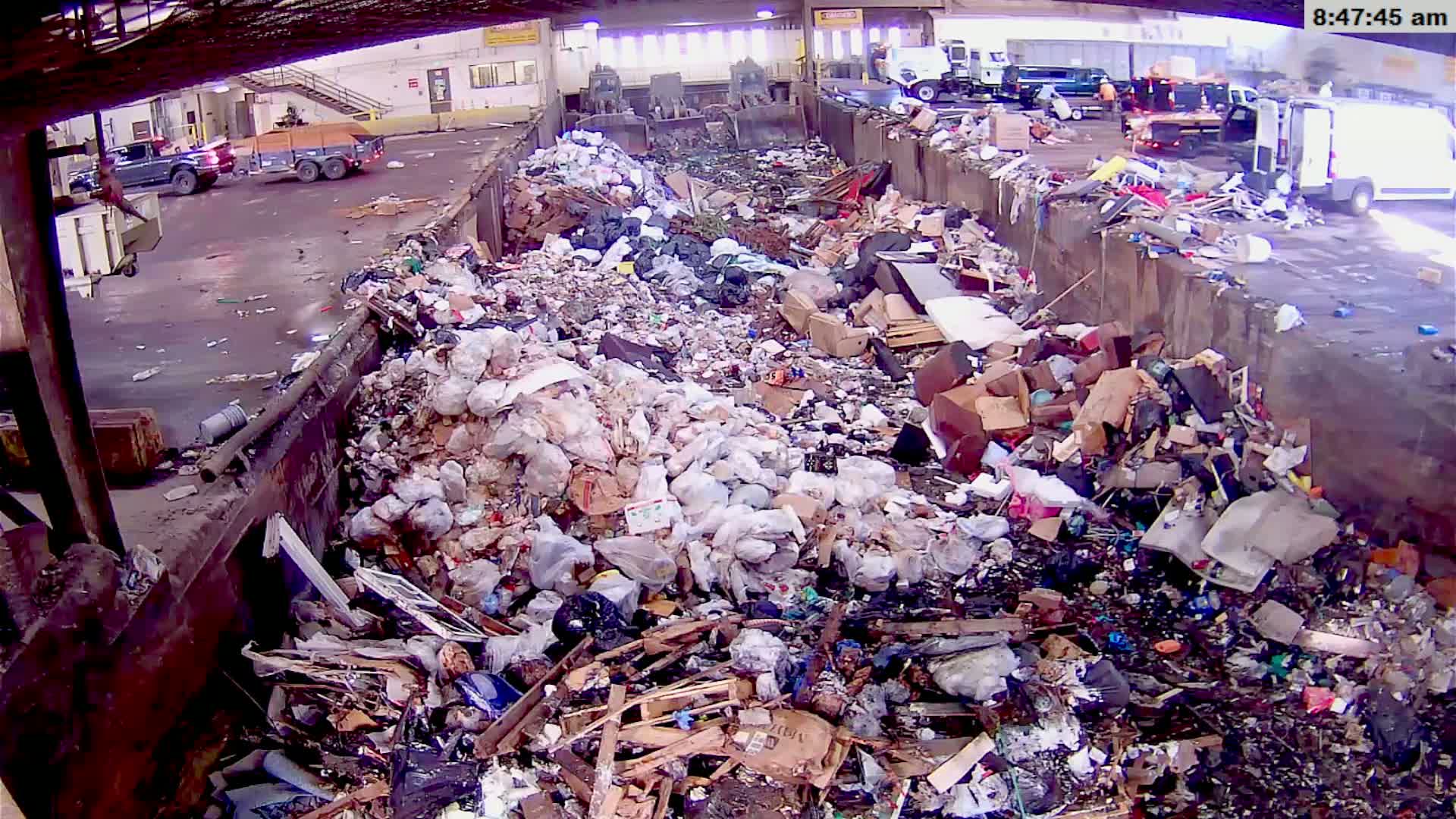 McMinville, Garbage Recycle Transfer Station Inner Live Cam- Mcminville, Oregon, USA