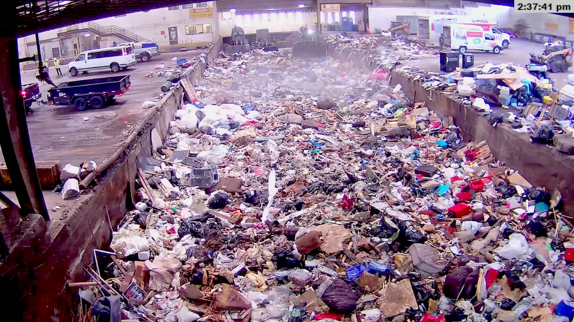 McMinville, Garbage Recycle Transfer Station Inner Live Cam- Mcminville, Oregon, USA