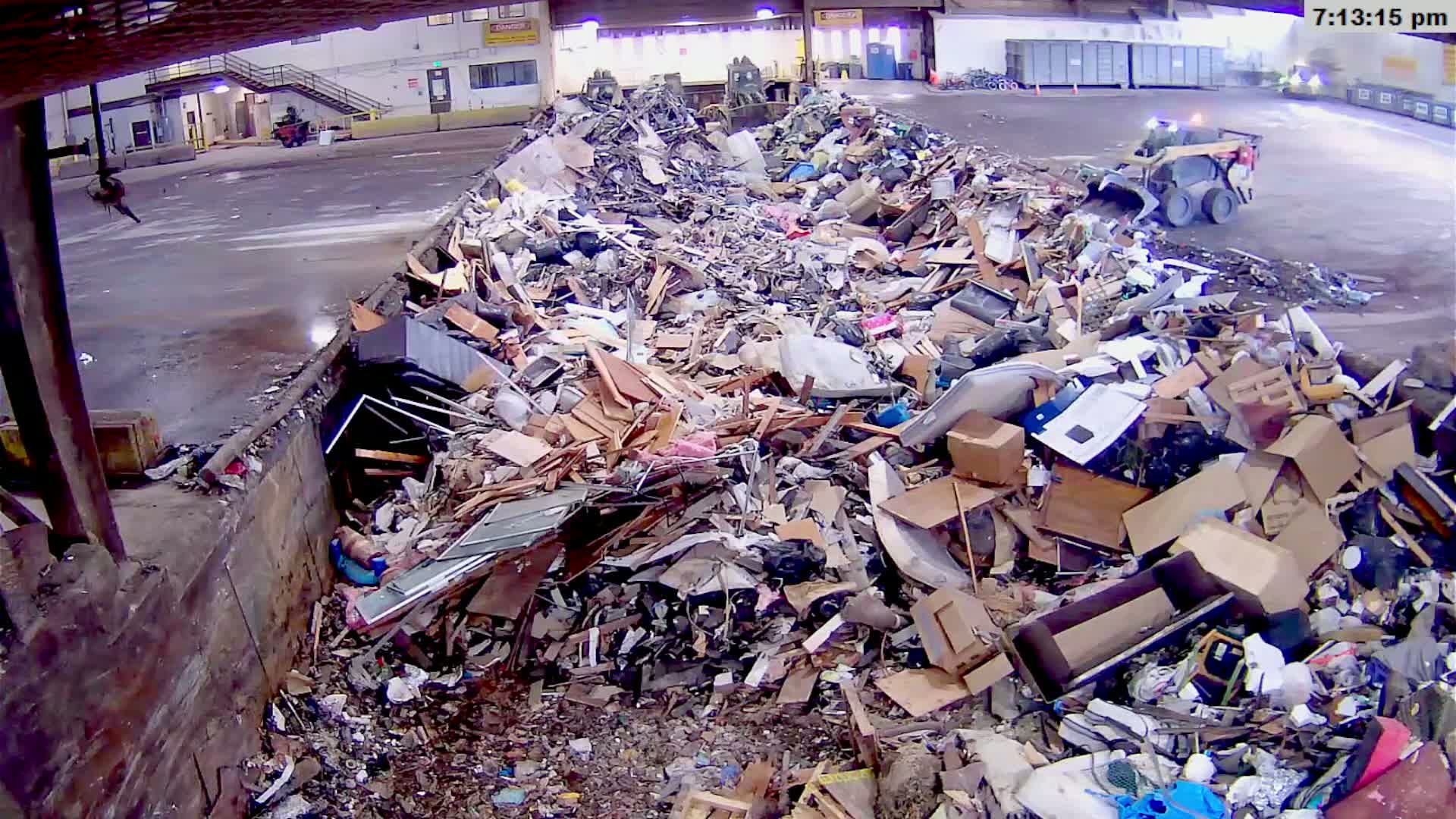 McMinville, Garbage Recycle Transfer Station Inner Live Cam- Mcminville, Oregon, USA