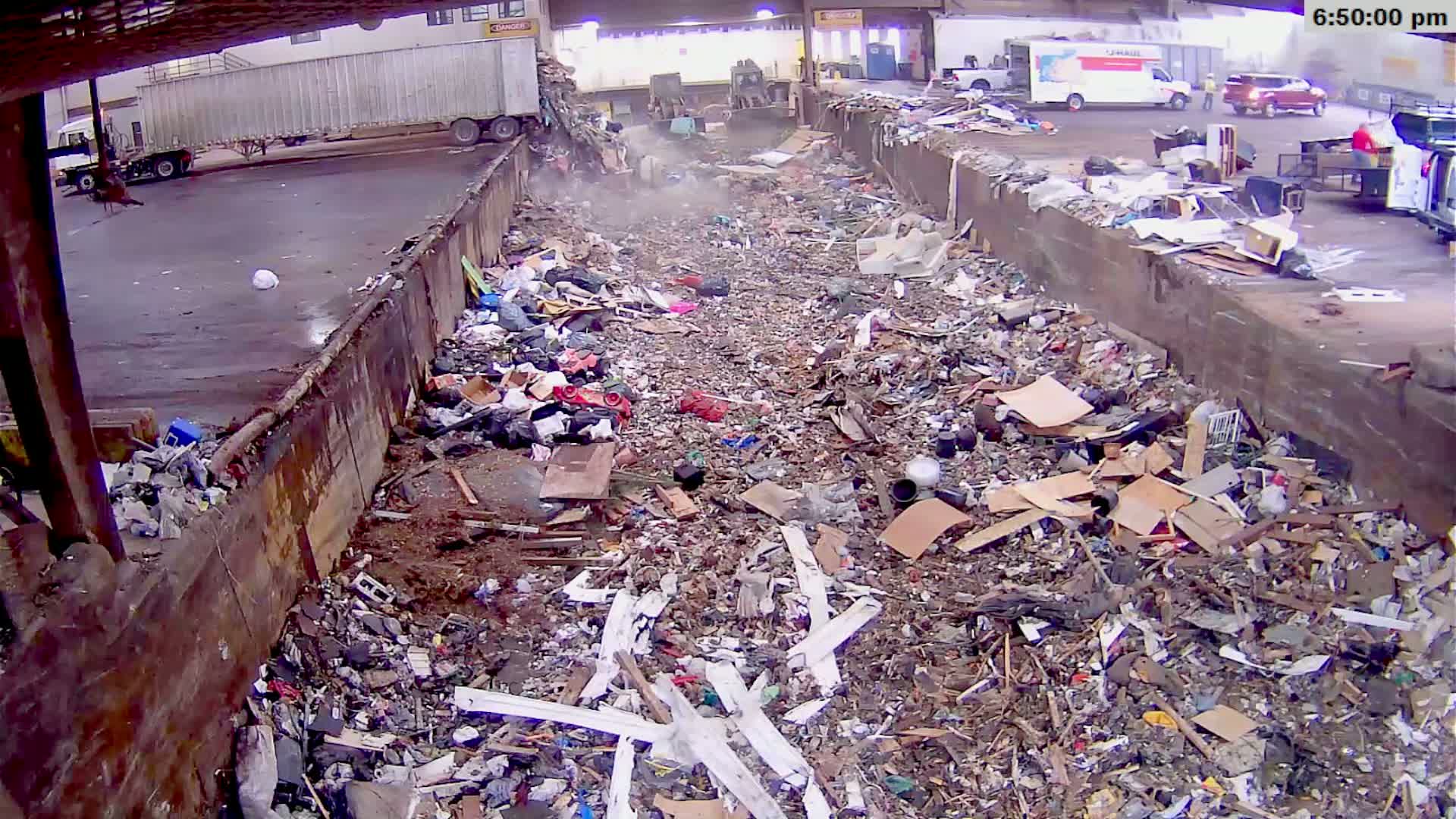 McMinville, Garbage Recycle Transfer Station Inner Live Cam- Mcminville, Oregon, USA