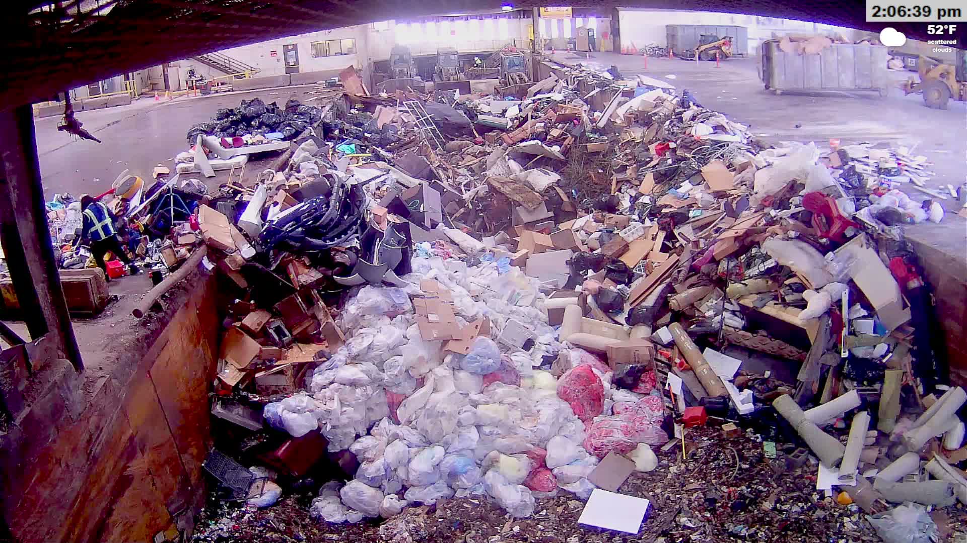 McMinville, Garbage Recycle Transfer Station Inner Live Cam- Mcminville, Oregon, USA
