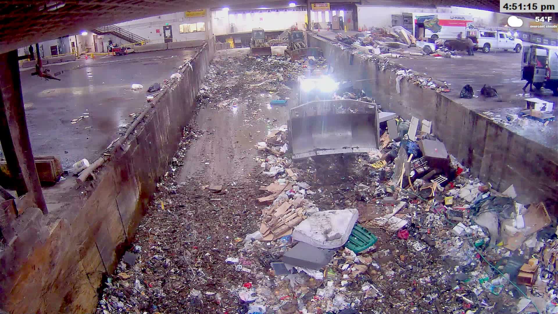 McMinville, Garbage Recycle Transfer Station Inner Live Cam- Mcminville, Oregon, USA