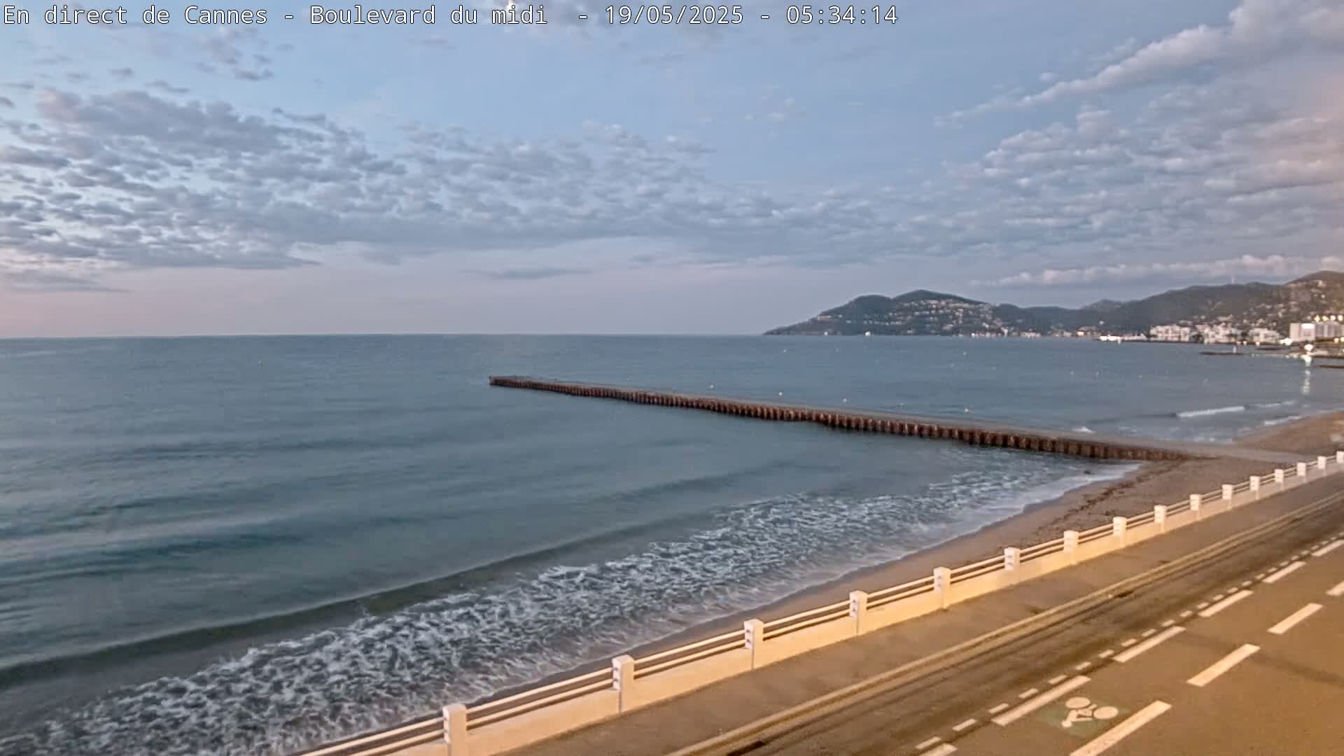 Cannes, Boulevard du Midi Louise Moreau Live Cam - Alpes Maritimes, Provence-Alpes-Côte d'Azur, France