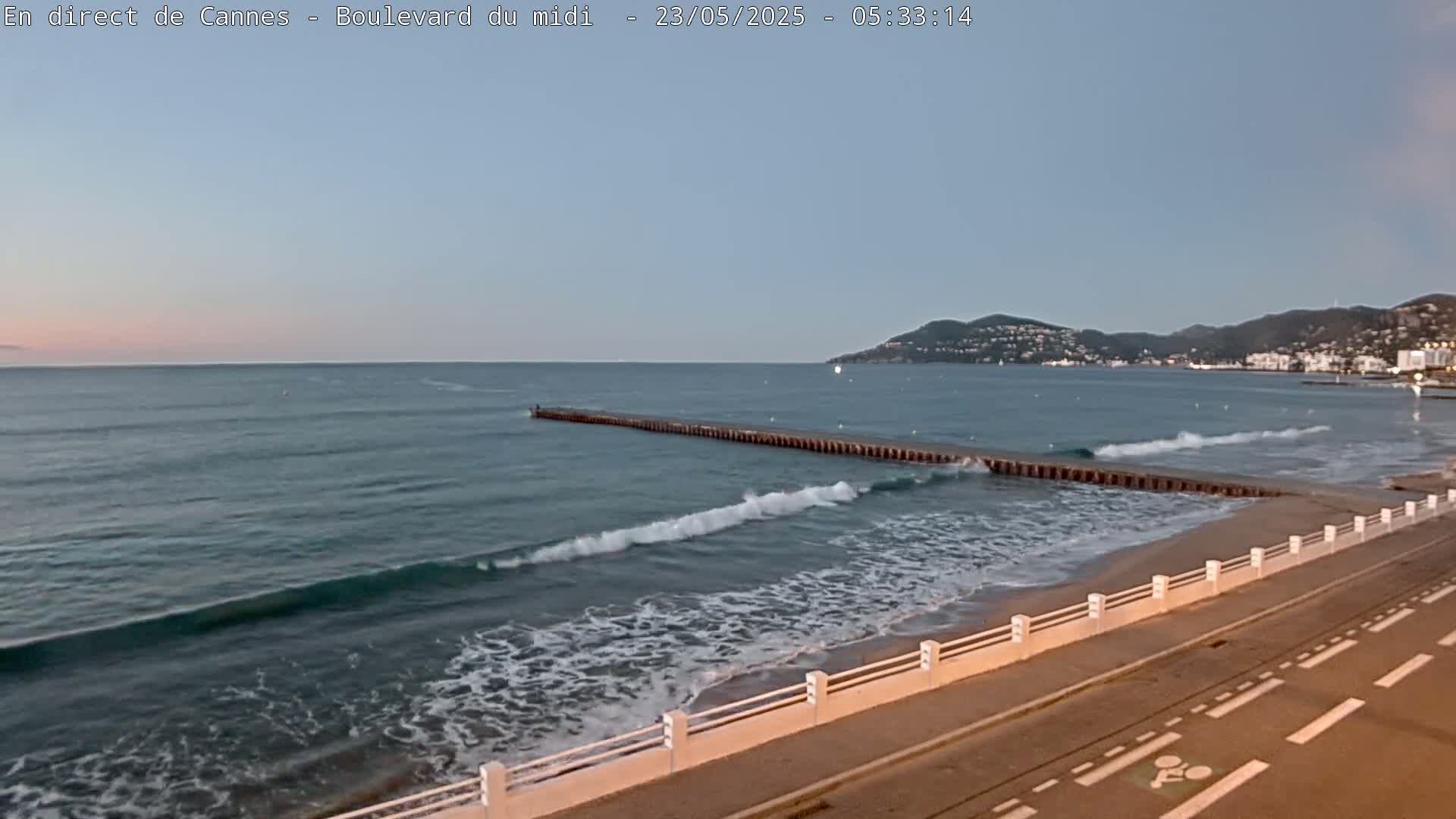 Cannes, Boulevard du Midi Louise Moreau Live Cam - Alpes Maritimes, Provence-Alpes-Côte d'Azur, France
