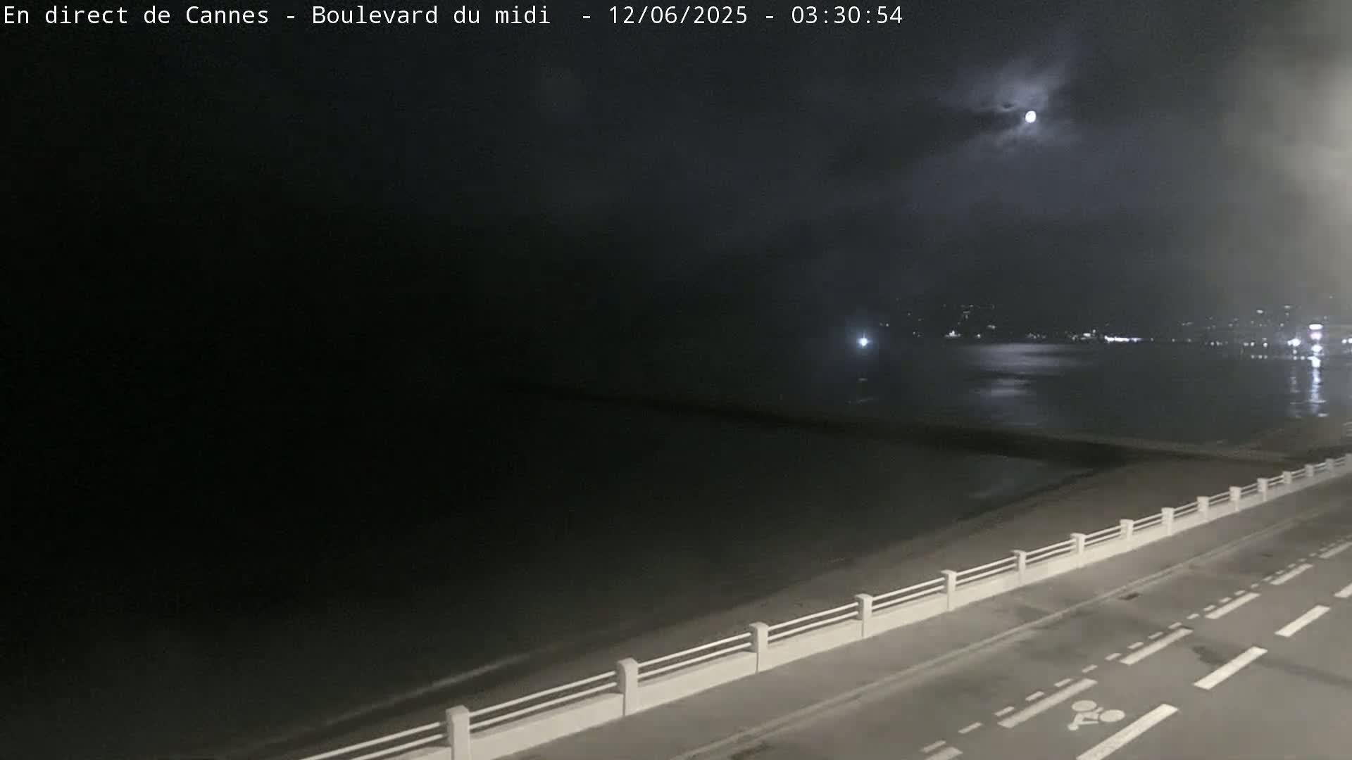 Cannes, Boulevard du Midi Louise Moreau Live Cam - Alpes Maritimes, Provence-Alpes-Côte d'Azur, France
