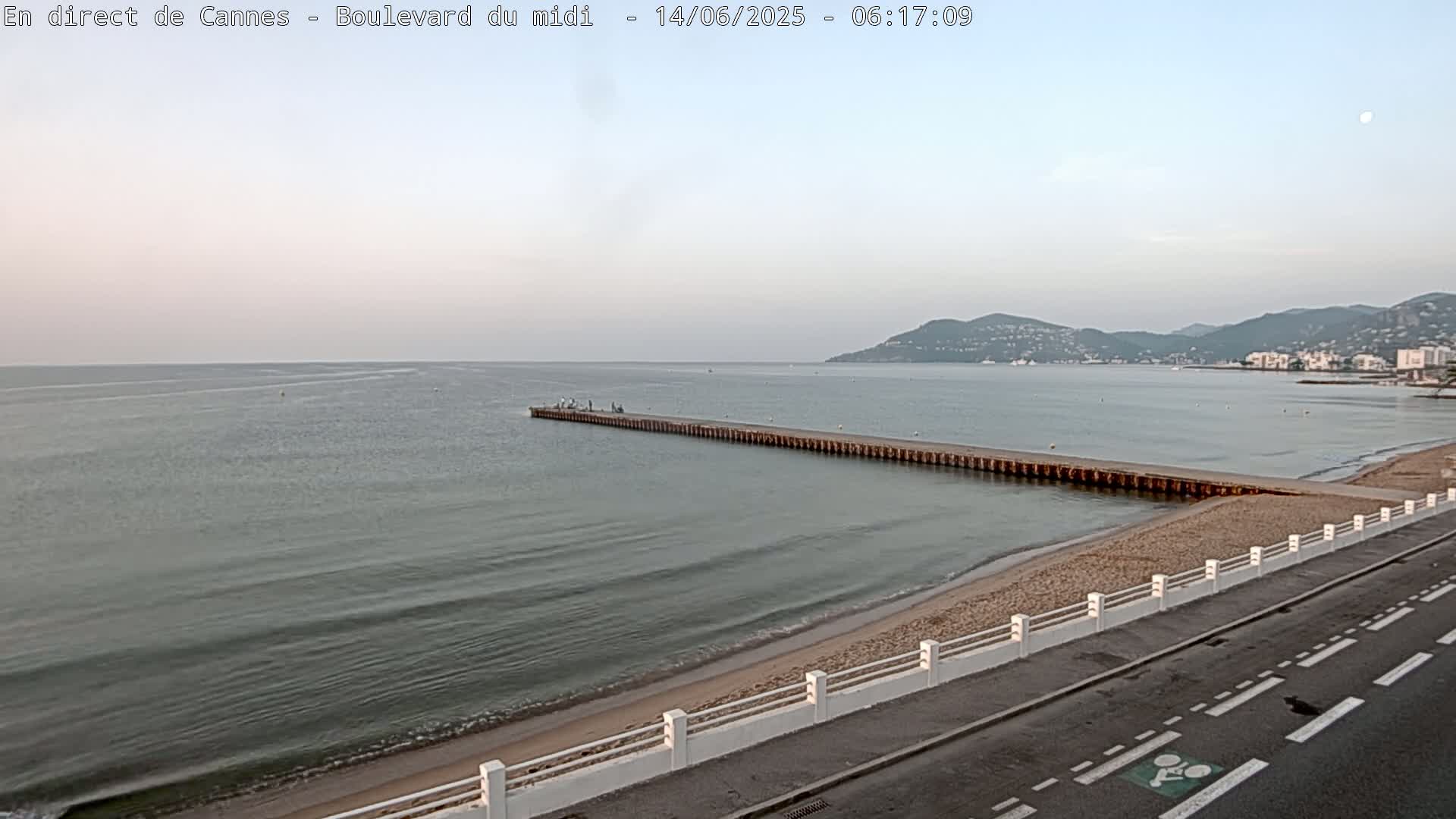 Cannes, Boulevard du Midi Louise Moreau Live Cam - Alpes Maritimes, Provence-Alpes-Côte d'Azur, France