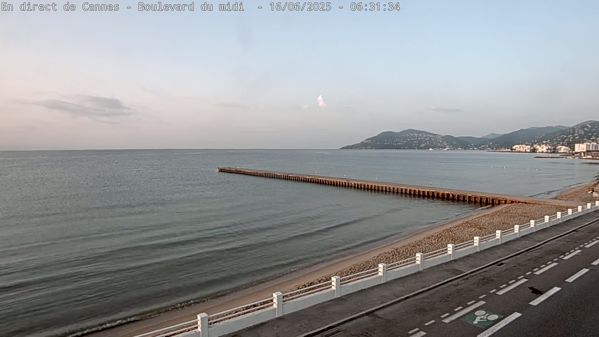 Cannes, Boulevard du Midi Louise Moreau Live Cam - Alpes Maritimes, Provence-Alpes-Côte d'Azur, France