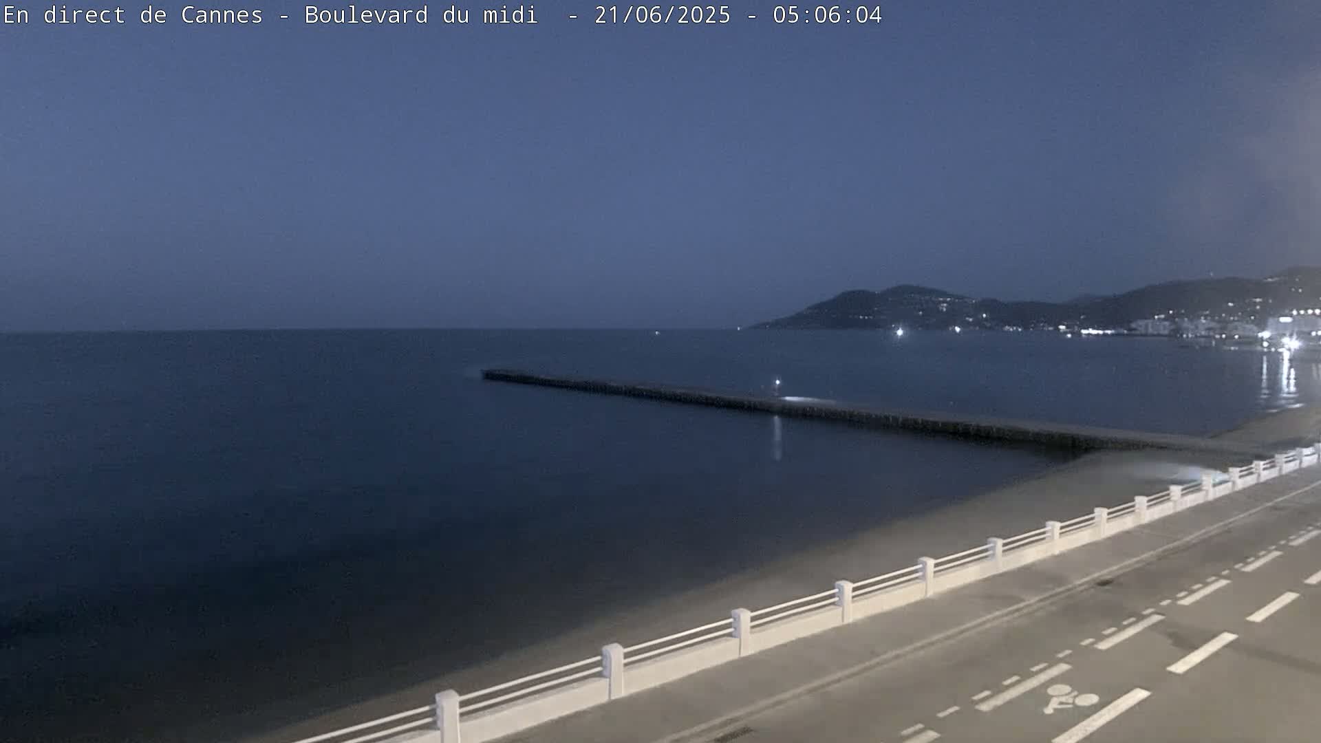 Cannes, Boulevard du Midi Louise Moreau Live Cam - Alpes Maritimes, Provence-Alpes-Côte d'Azur, France