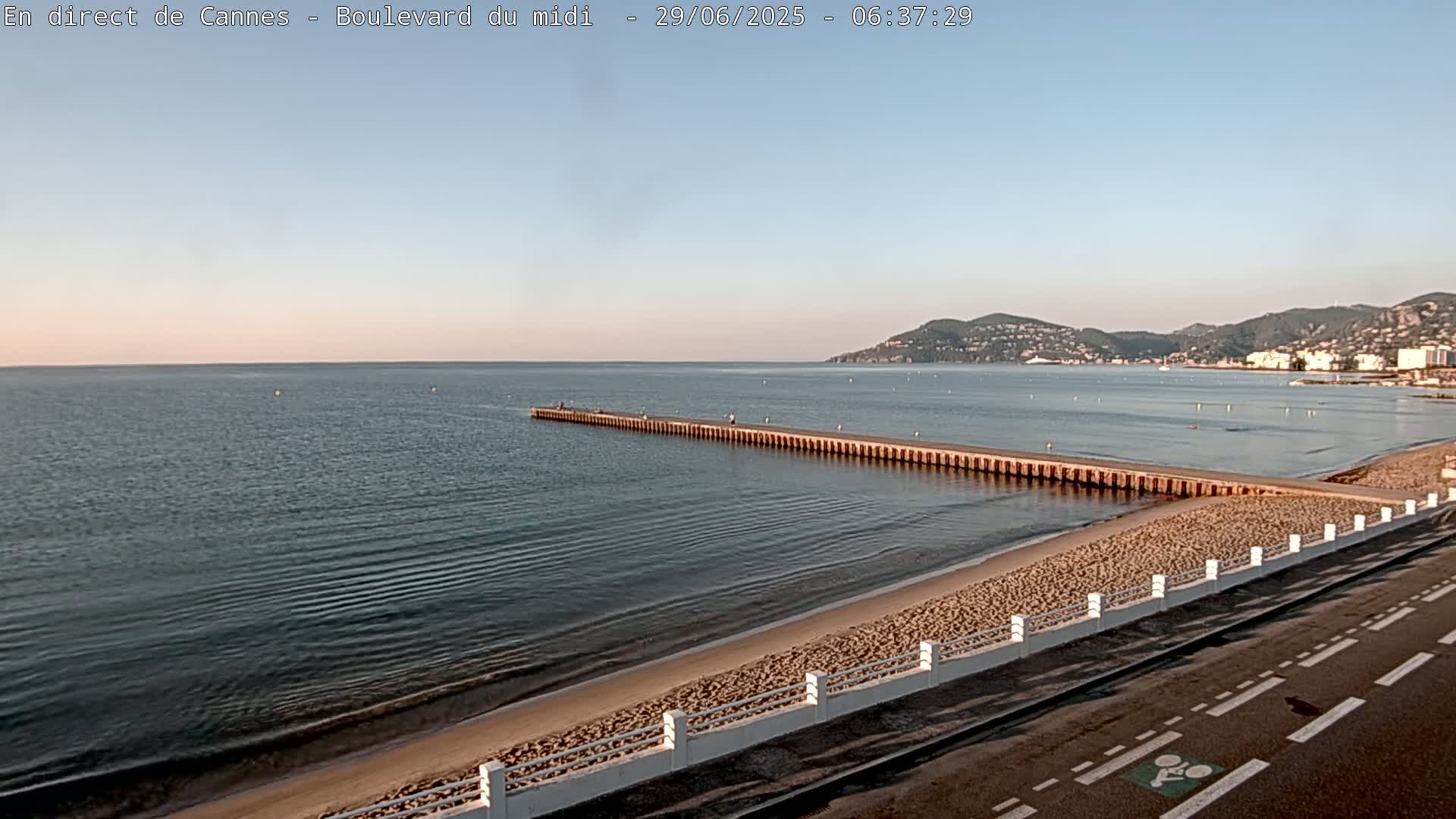 Cannes, Boulevard du Midi Louise Moreau Live Cam - Alpes Maritimes, Provence-Alpes-Côte d'Azur, France