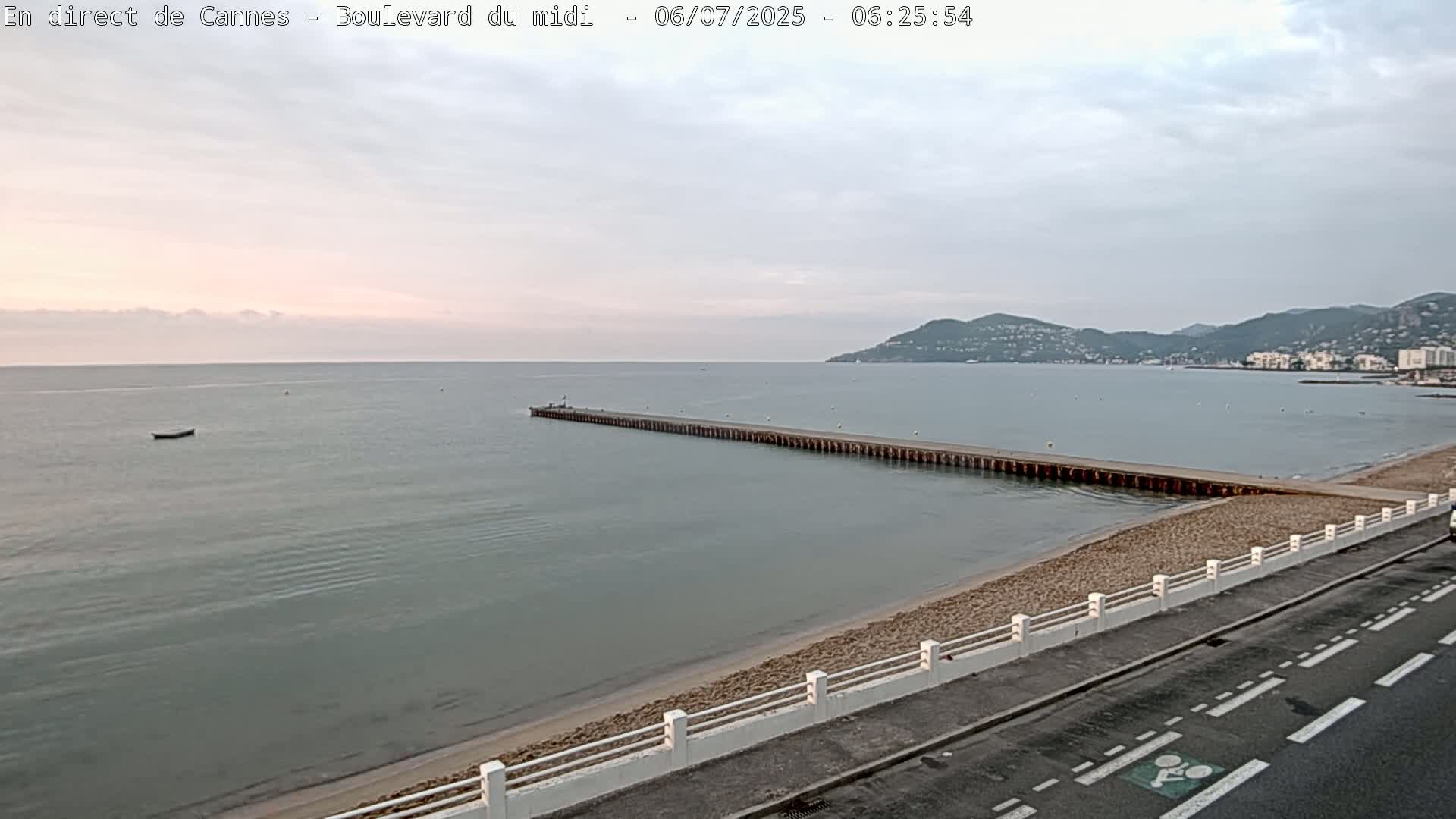 Cannes, Boulevard du Midi Louise Moreau Live Cam - Alpes Maritimes, Provence-Alpes-Côte d'Azur, France