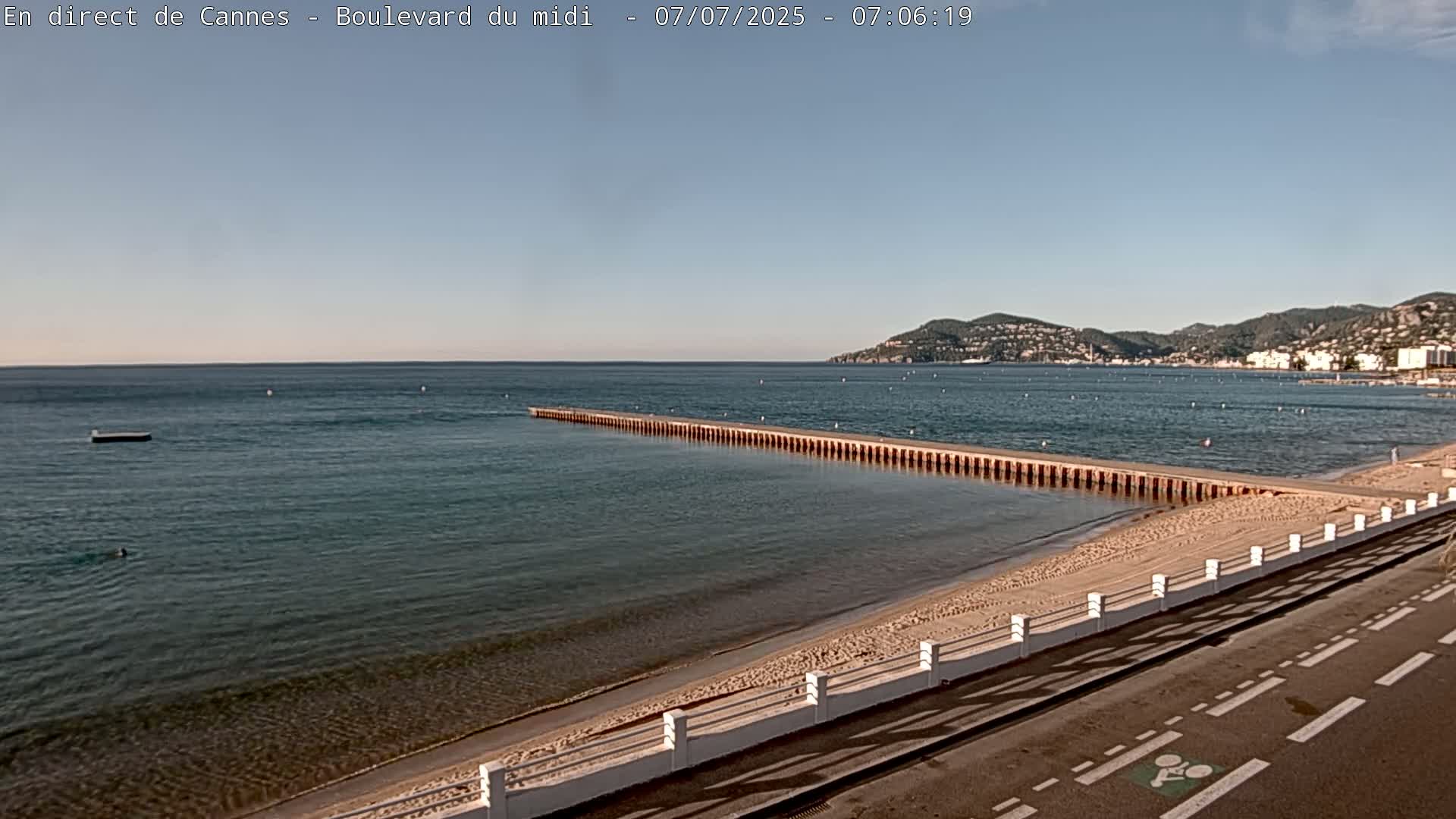 Cannes, Boulevard du Midi Louise Moreau Live Cam - Alpes Maritimes, Provence-Alpes-Côte d'Azur, France
